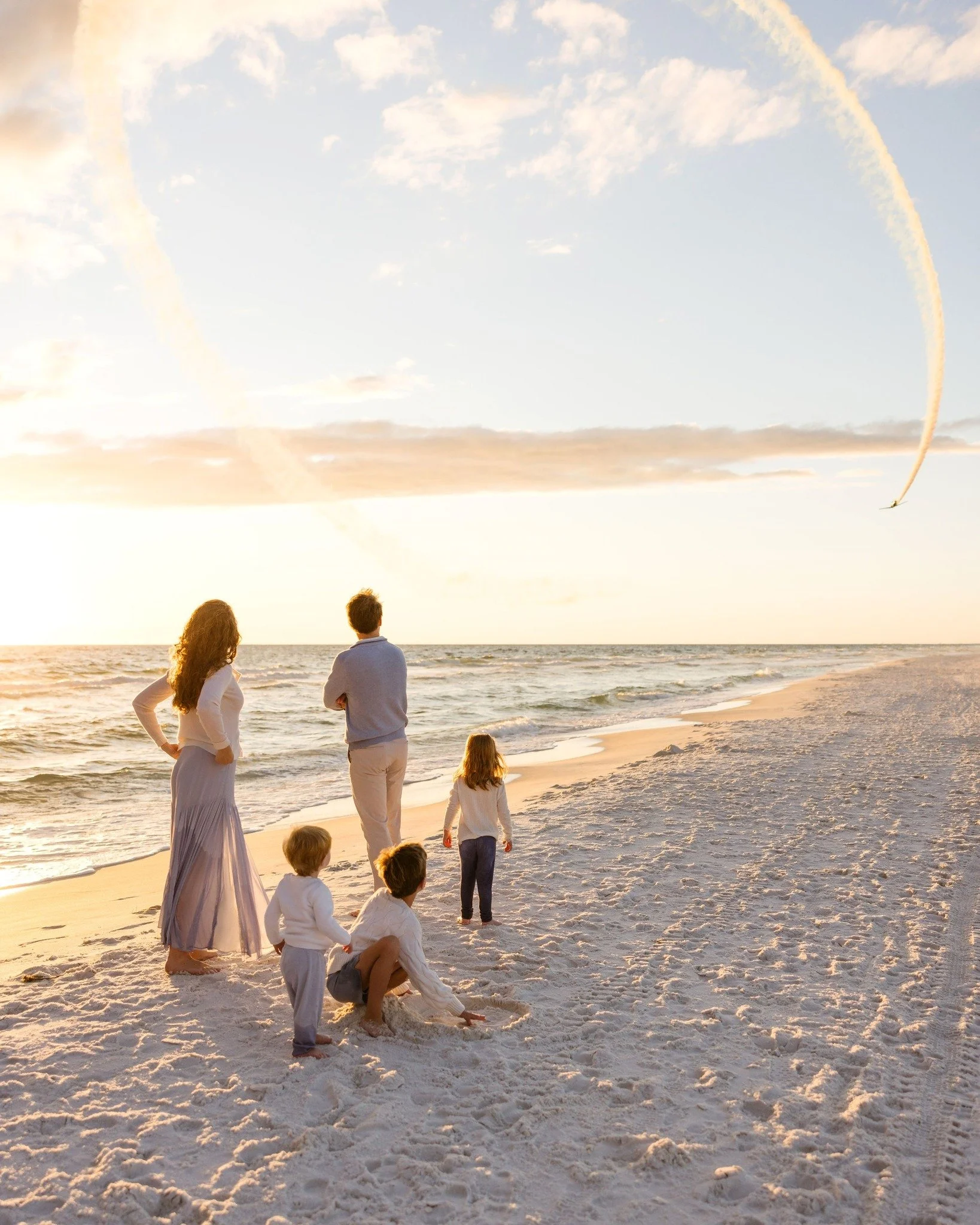 Yes&hellip; that blue angel was a paid actor. ✈️

#FamilyPhotography #30AFamilyPhotographer #SantaRosaBeachPhotographer #SouthWaltonPhotographer #BeachFamilySession #FamilyPortraits #CandidFamilyPhotos #FamilyMoments #BriPhotography30A