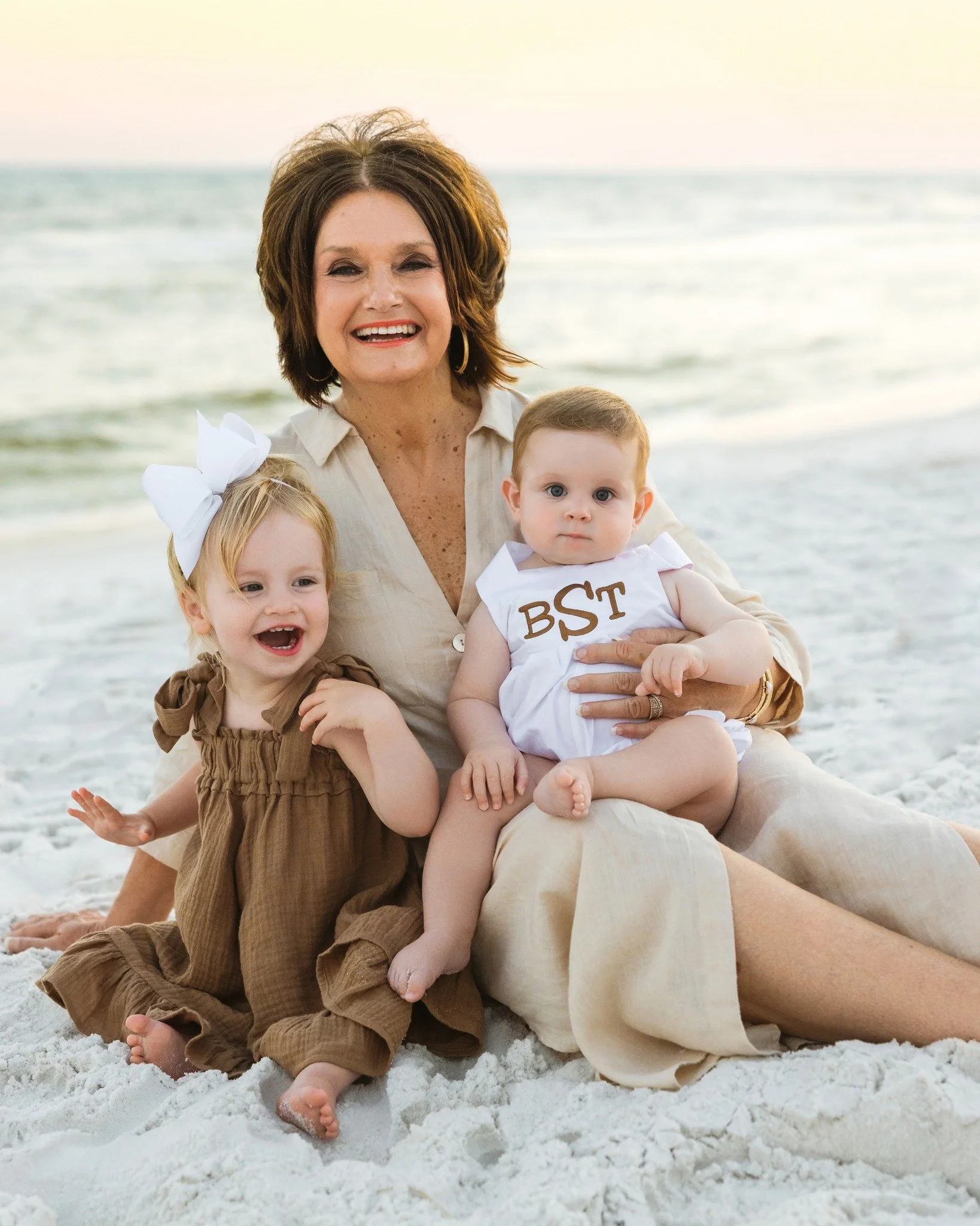 Mother&rsquo;s Day is right around the corner. 🤍

Looking for a meaningful gift? A photo session with the people she loves most, her kids or grandkids, is something she&rsquo;ll treasure far longer than flowers.

Get on my calendar and give mom (or 