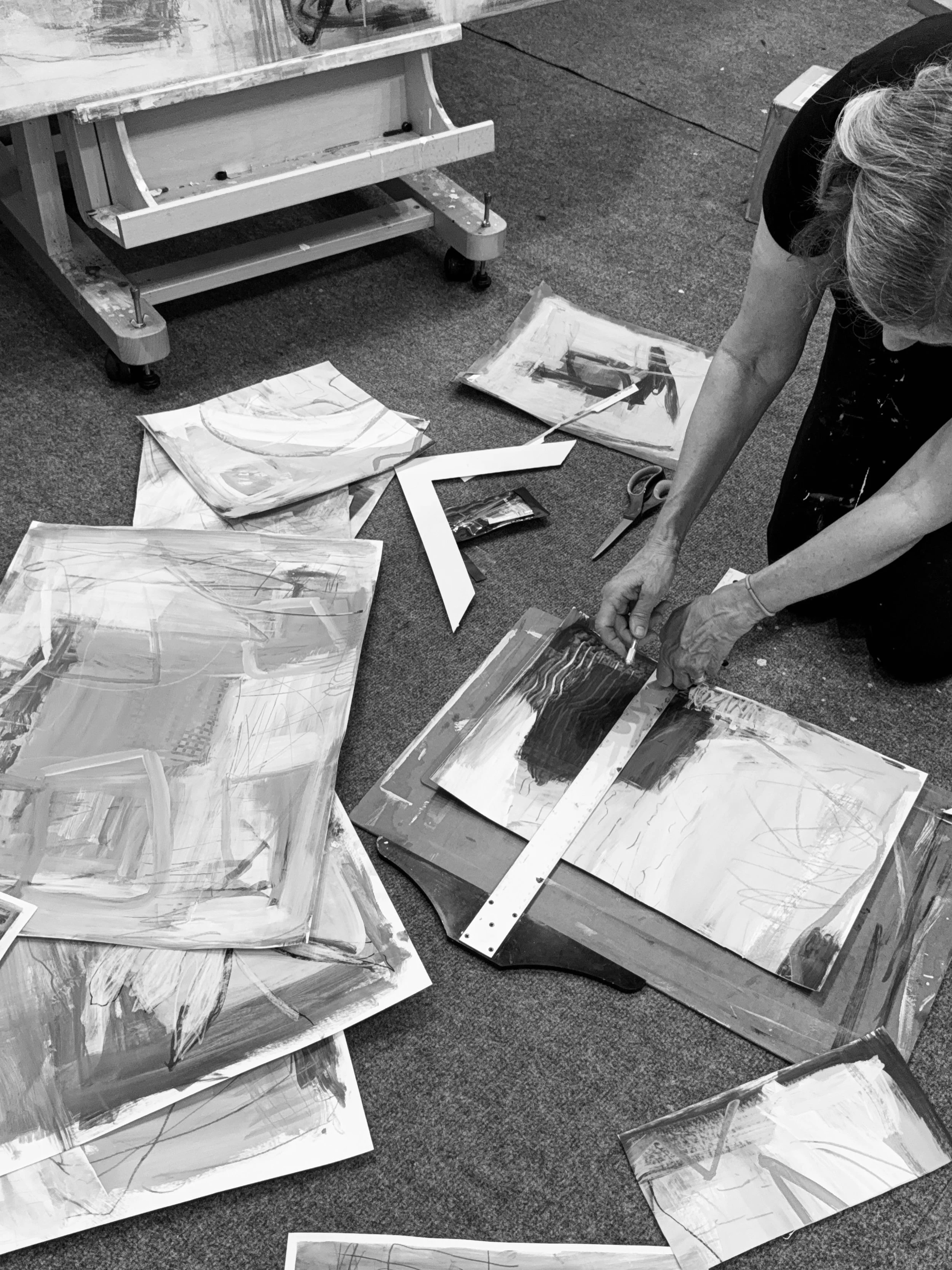 A day in the studio.
I&rsquo;m working through studies and then cropping pieces into smaller sections. Sometimes those small studies help me find the direction my art is going.

#intheartstudio 
#abstractstudies 
#artiststudio