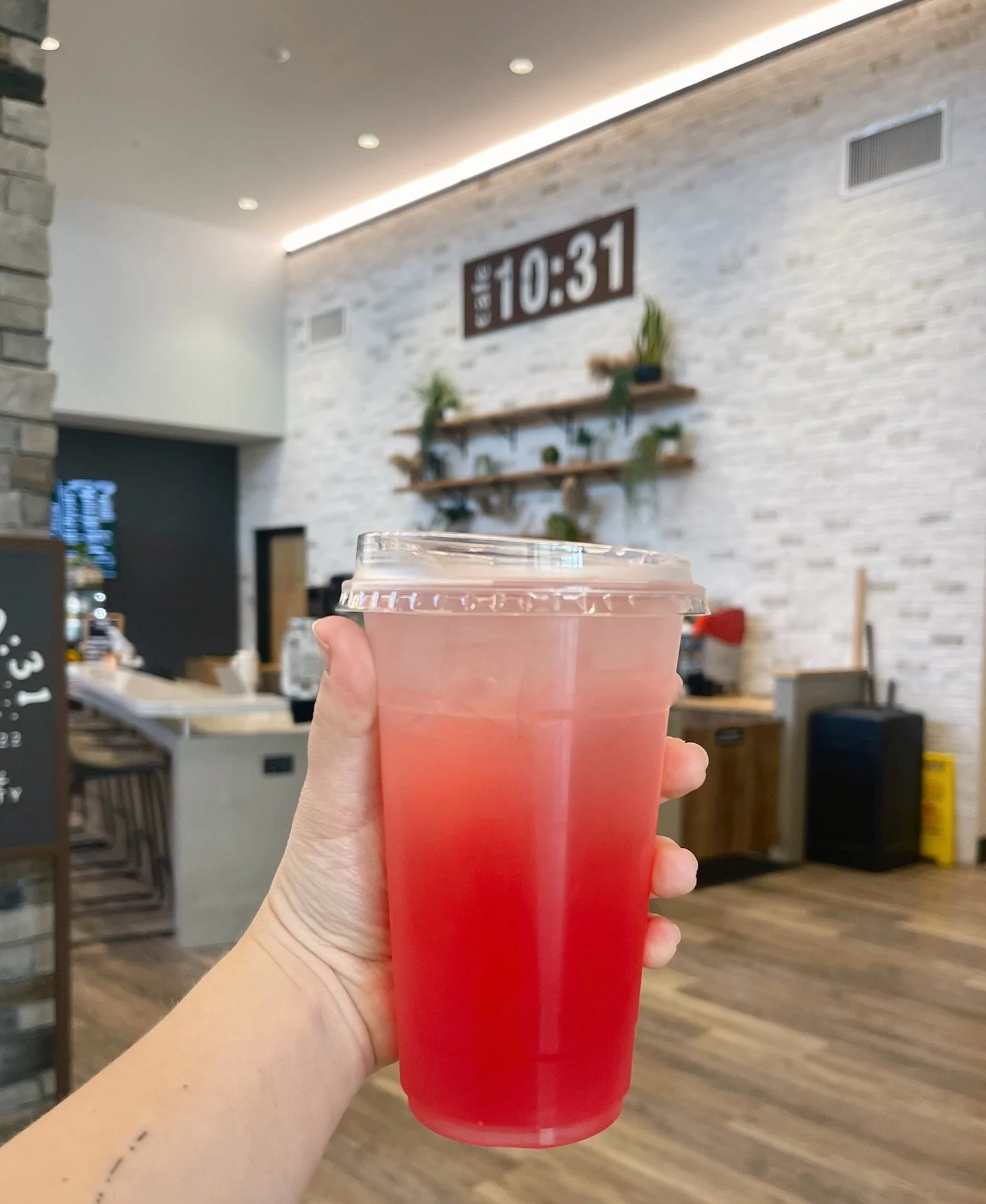 Summer is for fruit refreshers✨🍓🫐🍒🍉🍊🍑🥝

Looking for something new to order? Try ordering a green tea lemonade with one of these combinations:
- Strawberry + Kiwi
- Blueberry + Honey
- Orange and Elderflower

Or try Coconut, Watermelon, Raspber
