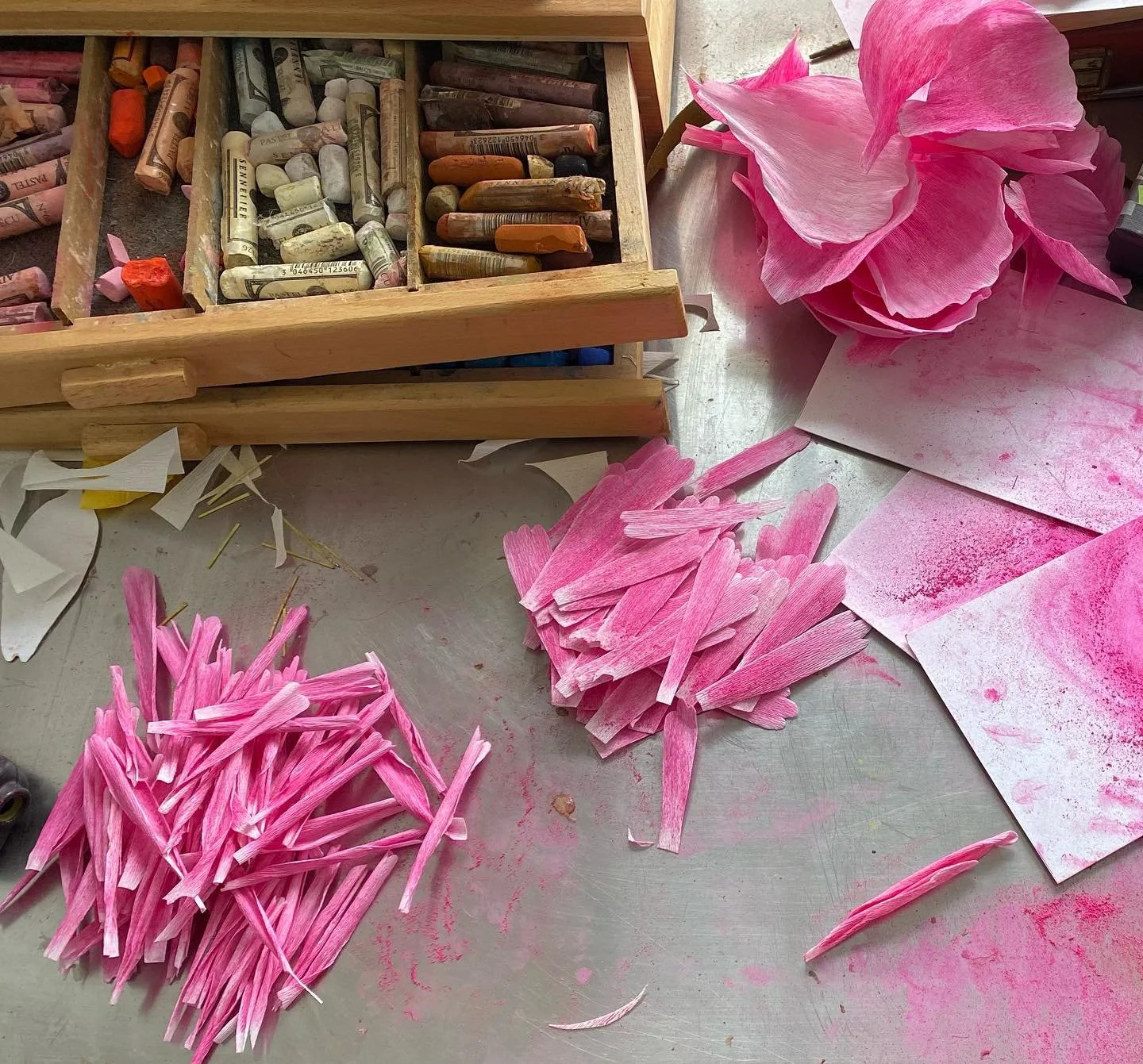 Making peonies. HOPE Paper Flowers. hopepaperflowers.com #paperflowers #hudsonvalkwyhomes #homedecor #mothersday #mothersday2023 #peony