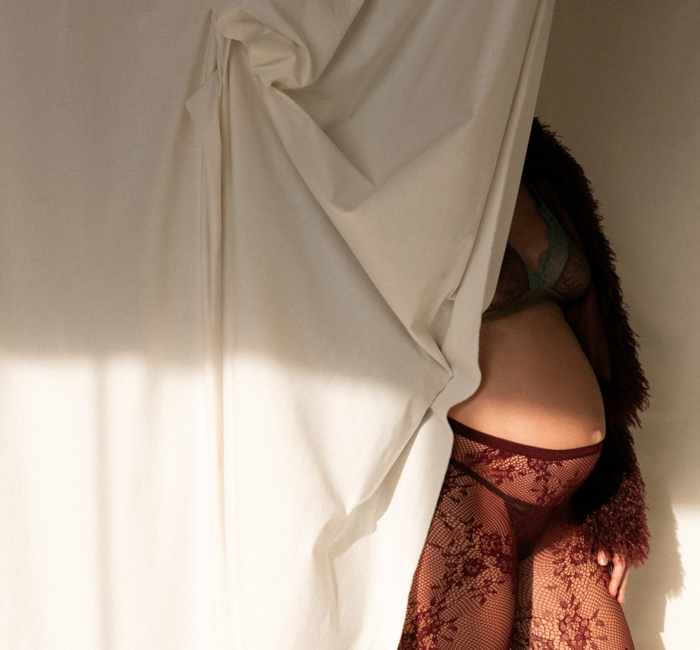 STUDIO-MATERNITY-KALEY-FROM-KANSAS-01.jpg