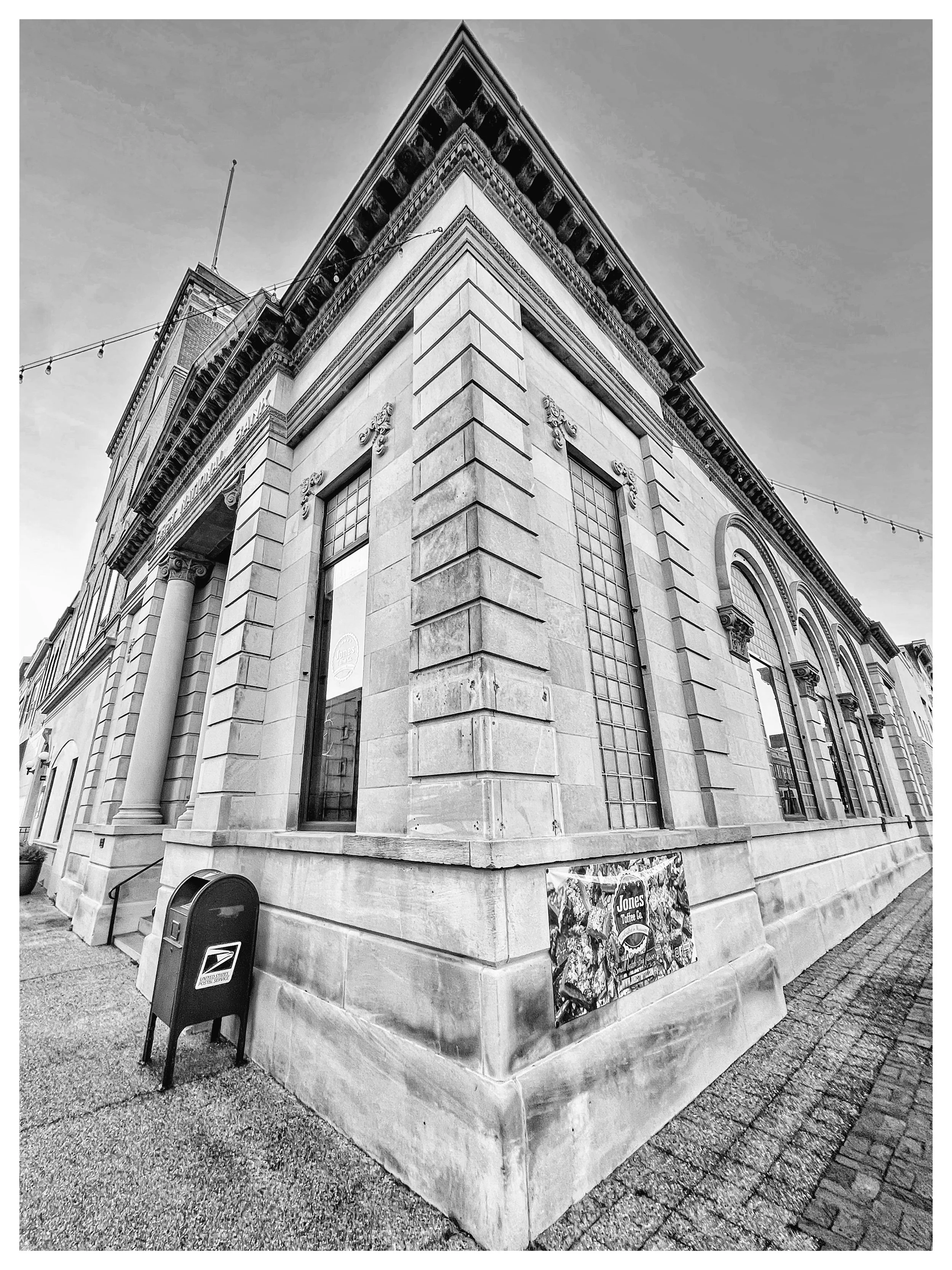 Laurel, Mississippi First National Bank