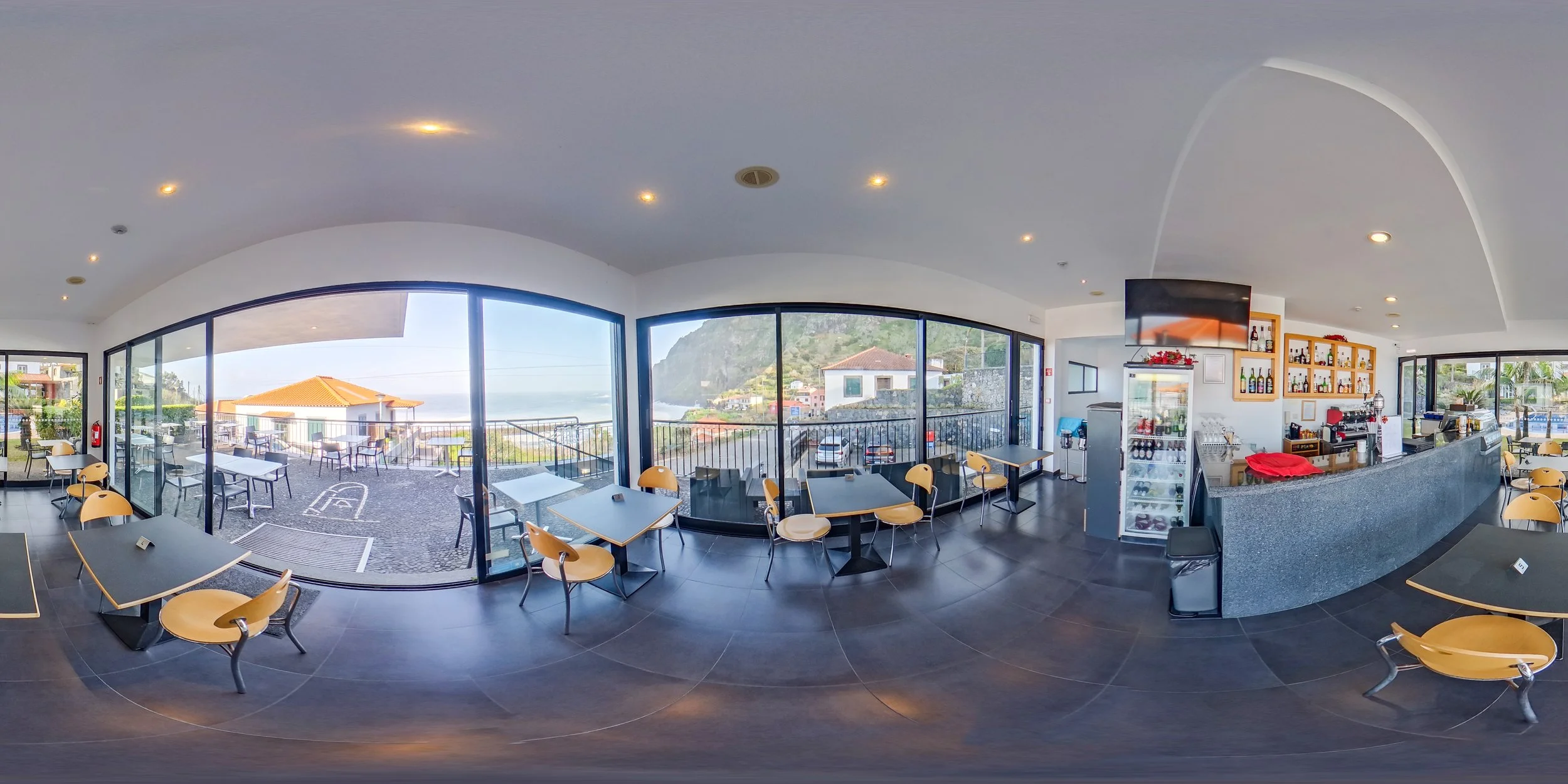 Restaurant  "Baixas" inside