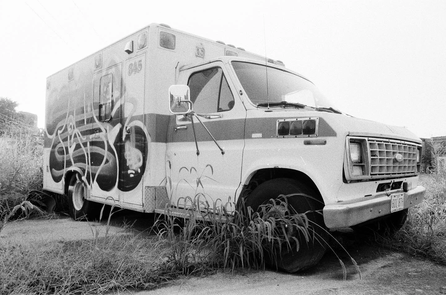 Last slide is THEE current vibe if I do say so
&bull;
&bull;
&bull;
&bull;
&bull;
&bull;
&bull;
&bull;
&bull;
&bull;
&bull;
#kodaktx400 #shotonkodakfilm #bwphotography #streetphotography #streetart #grafittiporn #kodakfilm #35mm #35mmbw #wanderingpho