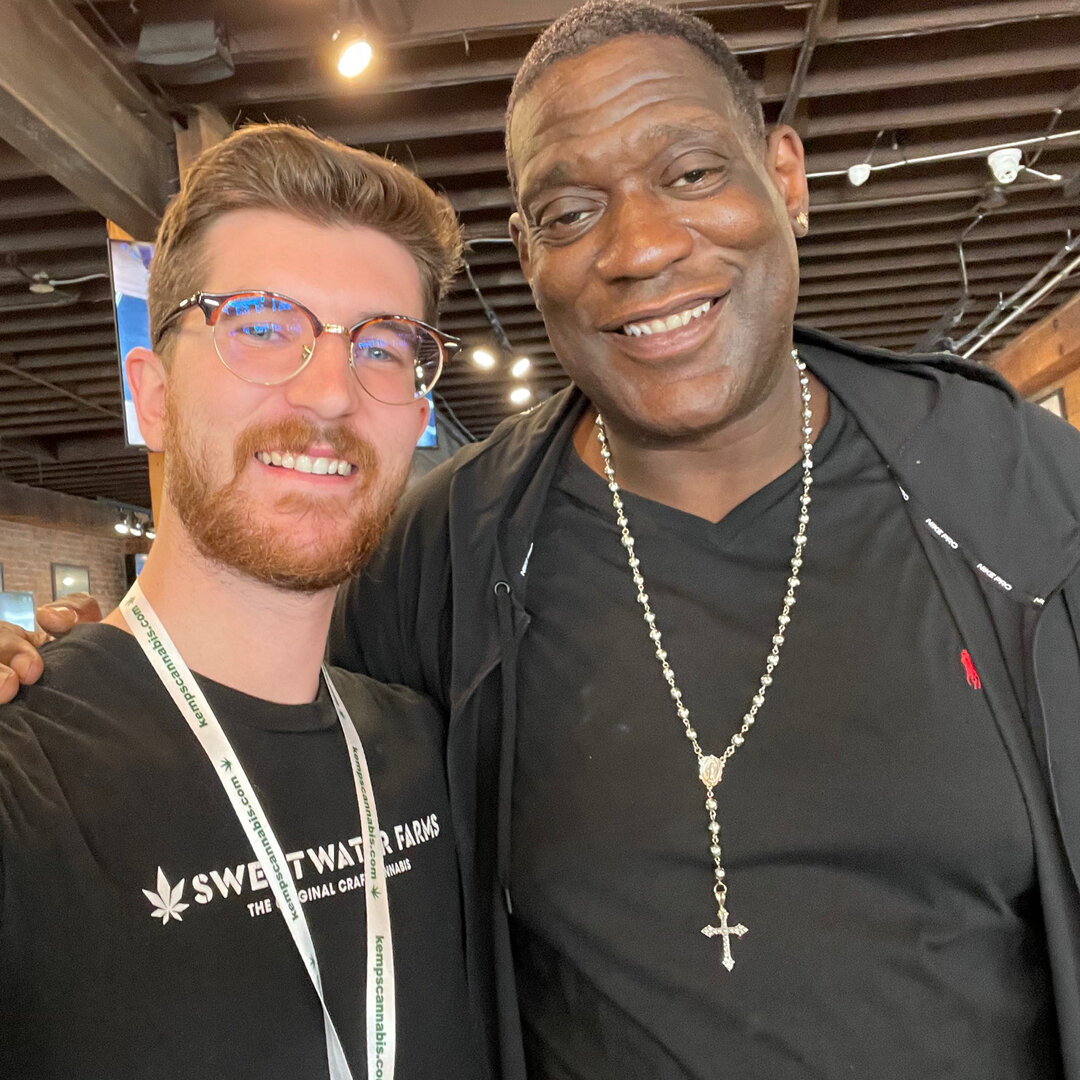 The one and only @40shawnkemp_ thanks so much for having us out at your shop Kemp&rsquo;s Cannabis - hope you enjoyed that Slap N Tickle 👋!​​​​​​​​
​​​​​​​​
​​​​​​​​​​​​​​​​
#cannabis #cannabiscommunity #marijuana #blunt #thc #stoner #smoke #ganja #