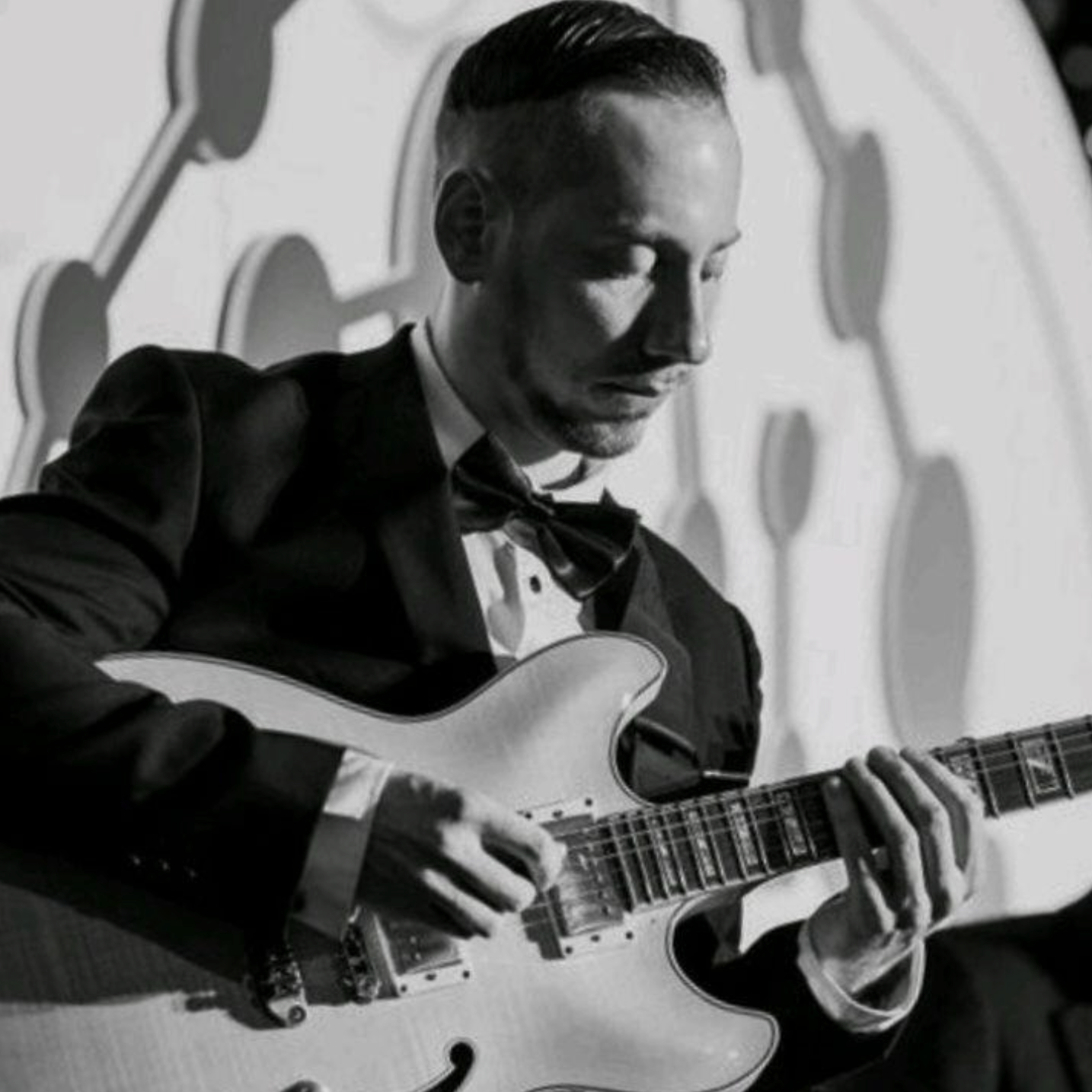 Live Music ft. Adam Fluger & Jazz Experience Duo