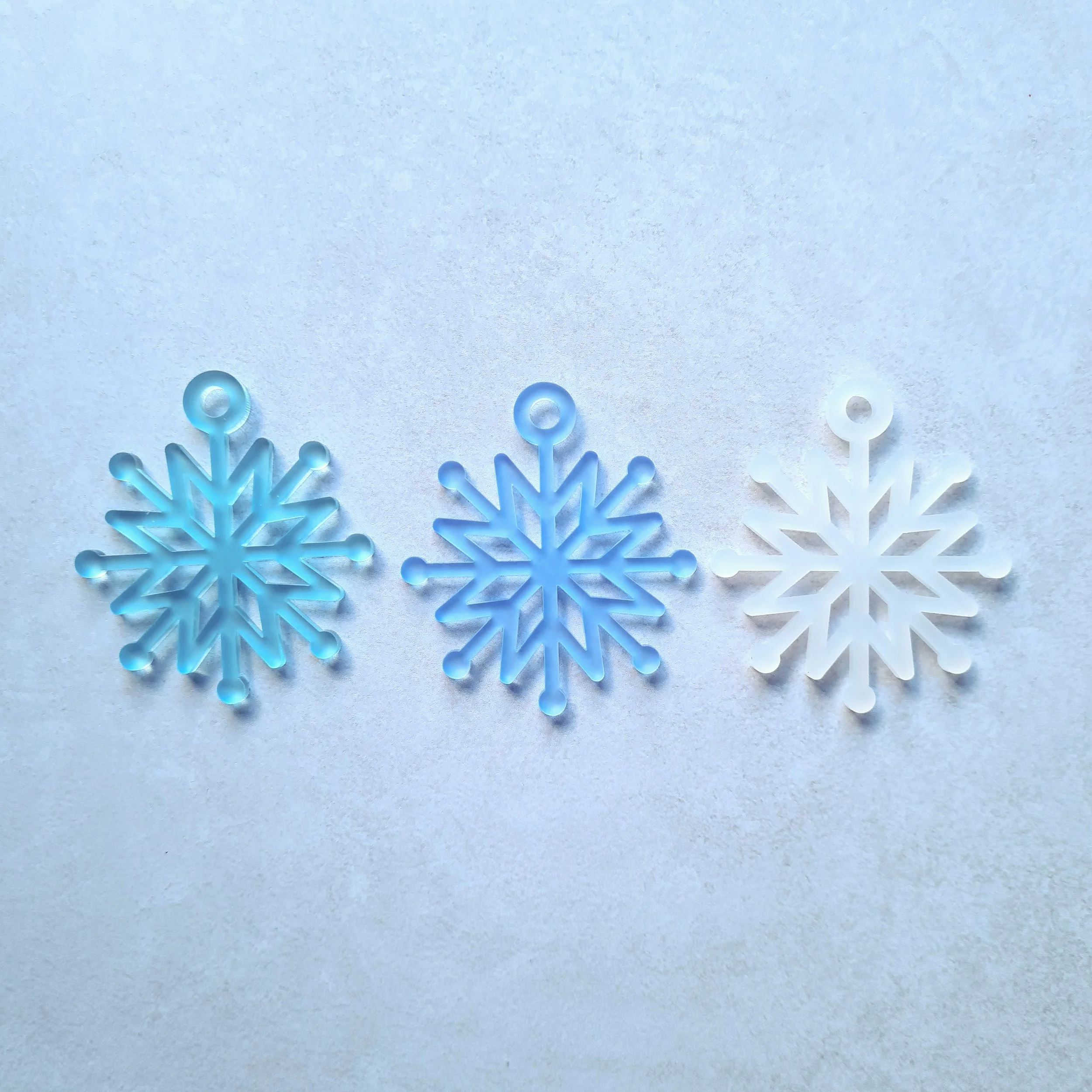 Present_Tags_Snowflakes.jpg