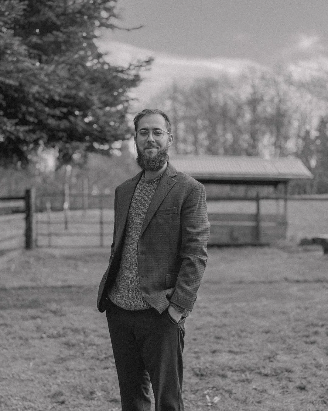 Meet Sean! Owner of H&amp;S Construction &amp; Renovation
What started with decks and roof repairs has grown into a thriving, full-service remodeling business based right here in Sumner.
Sean brings over 8 years of hands-on experience in construction