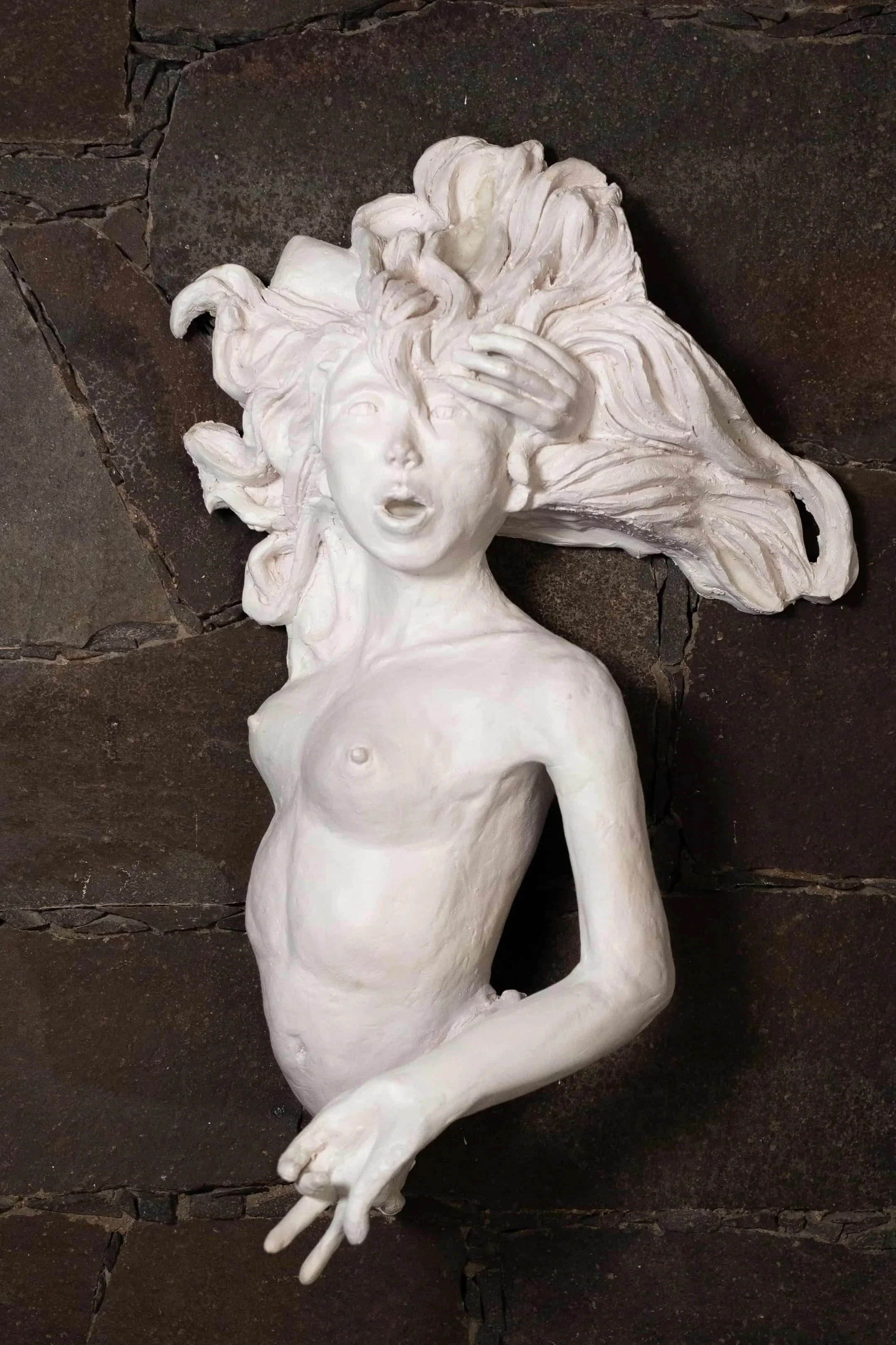 Maria-DeFranco-Medusa-Blanco-2024-Resin-Sculpture-01.jpg