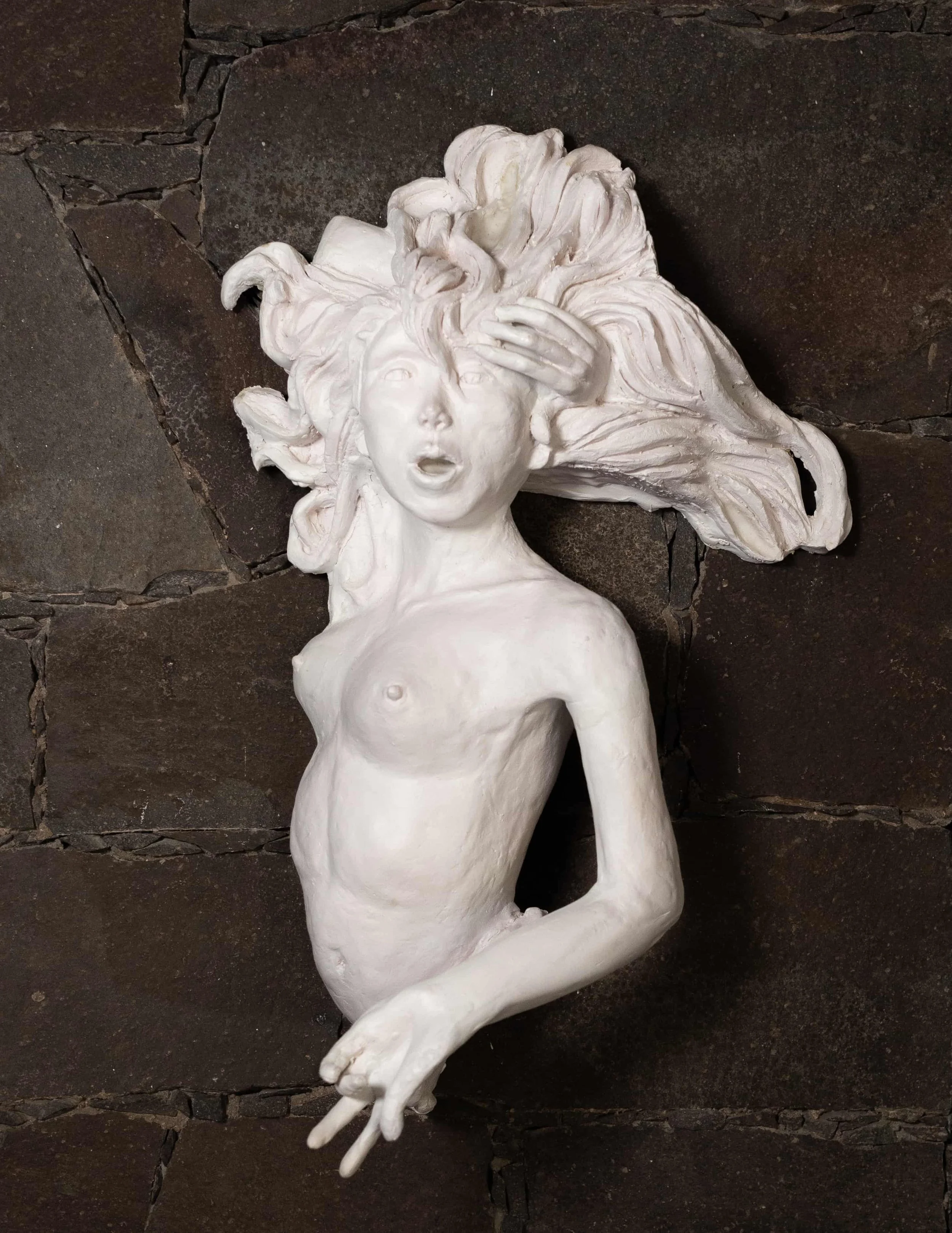 Maria-DeFranco-Medusa-Blanco-2024-Resin-Sculpture-01.jpg