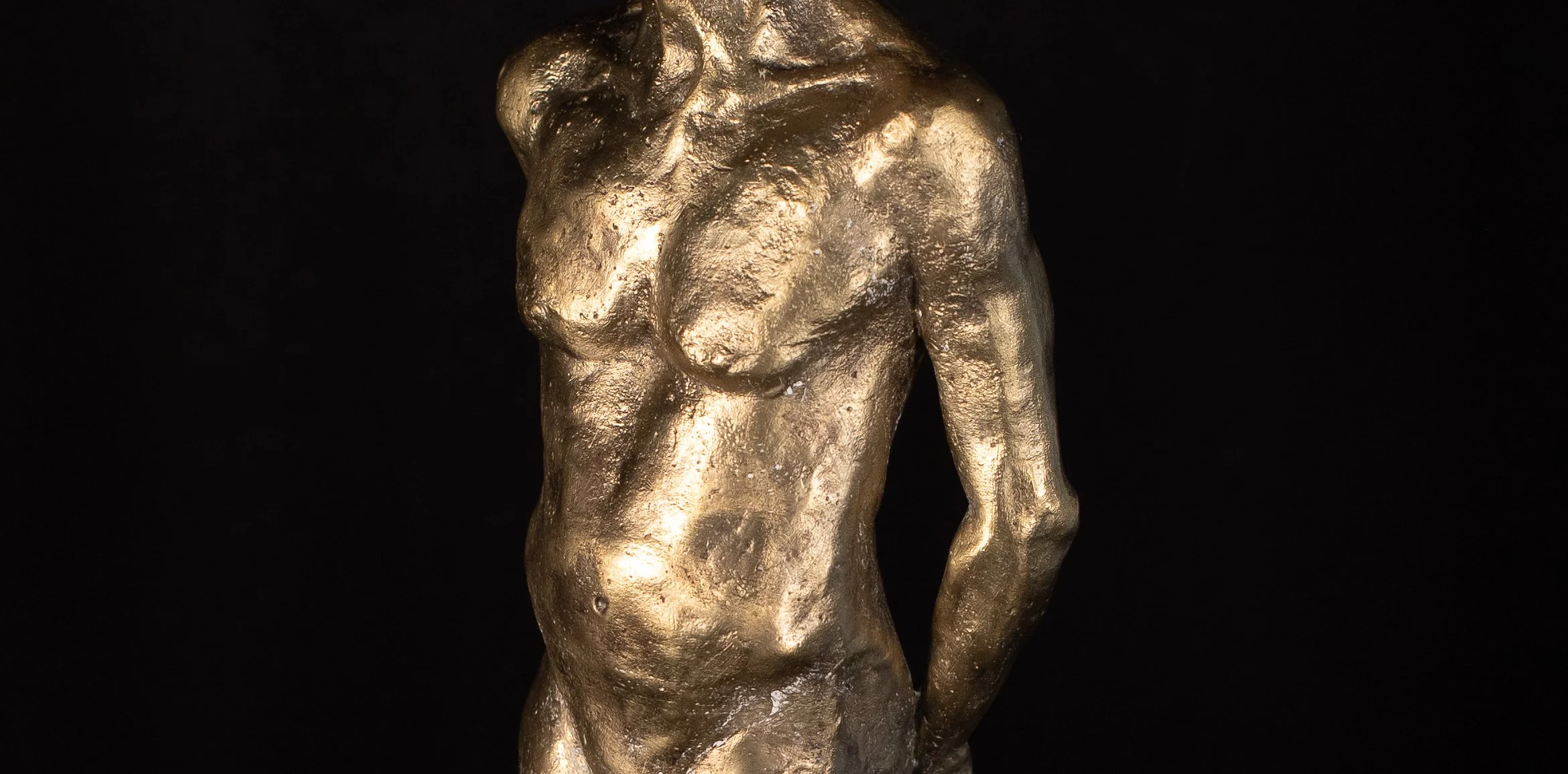 Maria-DeFranco-Standing-Man-2024-Bronze-Sculpture-05.jpg