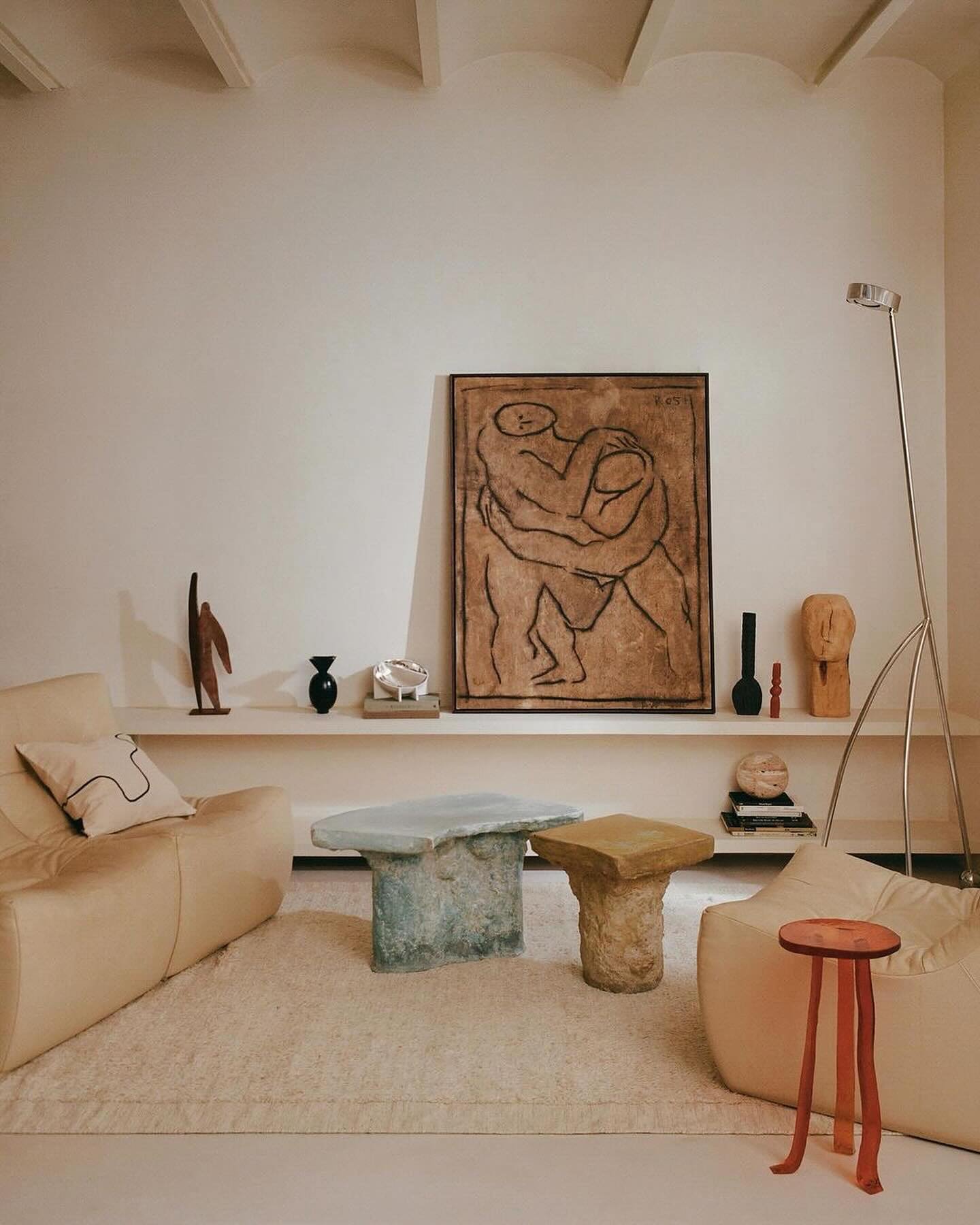 From @thesantaliving ➡️ 92 Apartment is a tribute to the Barcelona Olympic Games that transformed the city and opened it to the world! A celebration of cultural exchange, harmony, and love &mdash; Now available in @ad_magazine!

 
Project by @isabel.