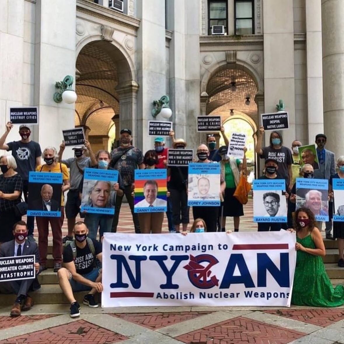 New Yorkers today, on the 76th Anniversary of the bombing of Hiroshima, gathered on the steps of the David N. Dinkins Municipal Building in Manhattan to call on @speakercoreyjohnson to bring Res 976 and Int 1621 to a vote before the City Council. 

C