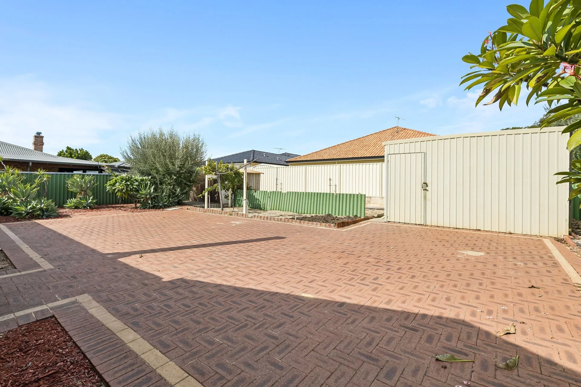 26_243 Odin Dr, Stirling 26.jpg