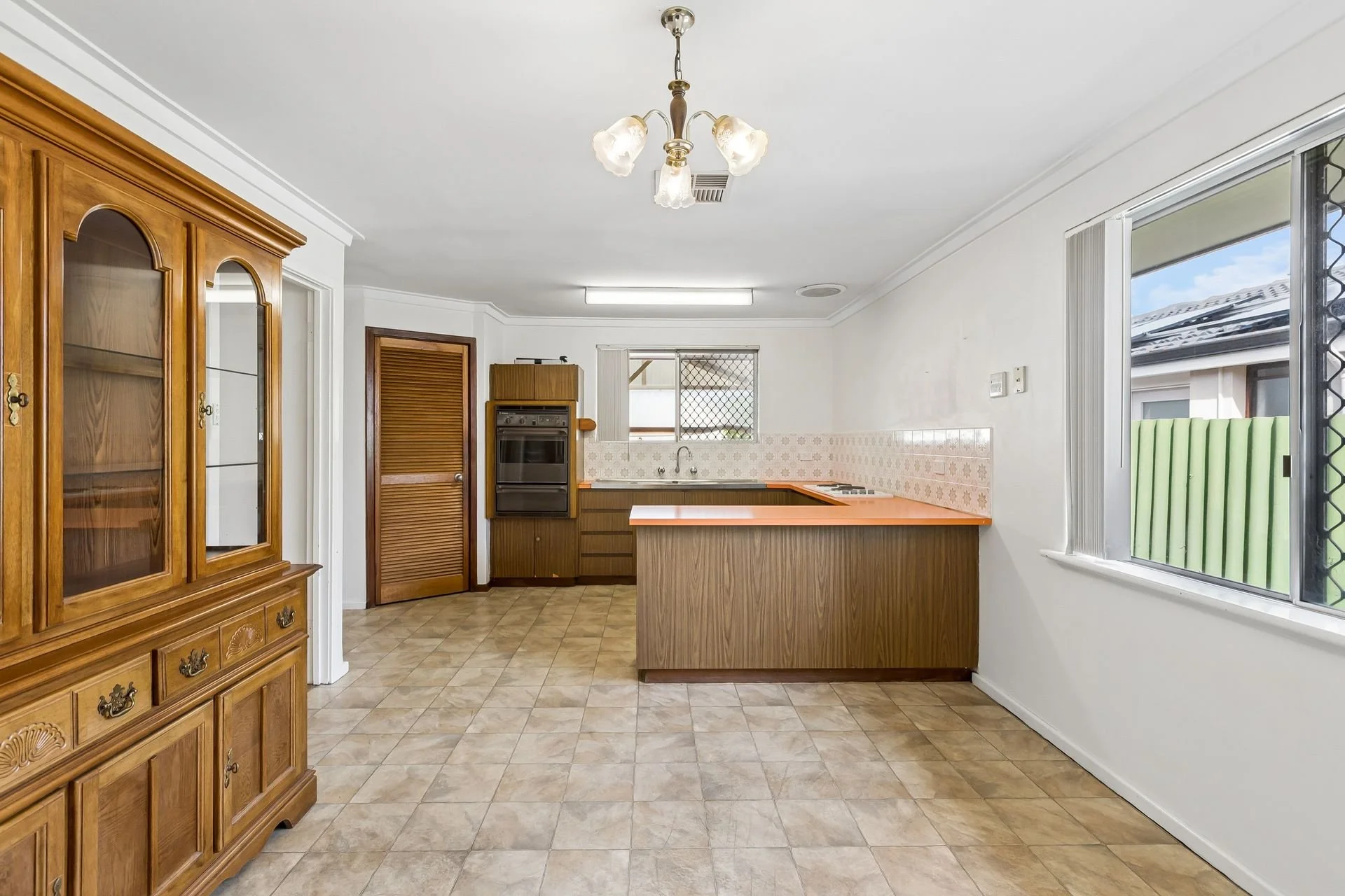 1_243 Odin Dr, Stirling 12.jpg