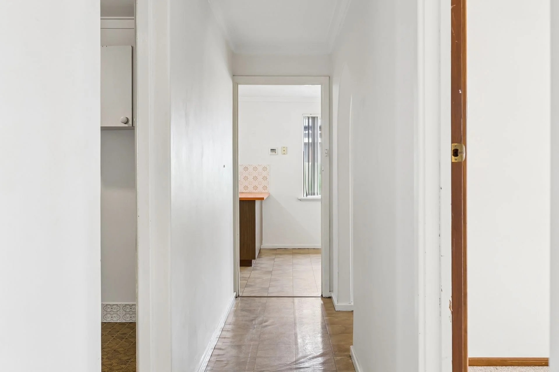 6_243 Odin Dr, Stirling 05.jpg