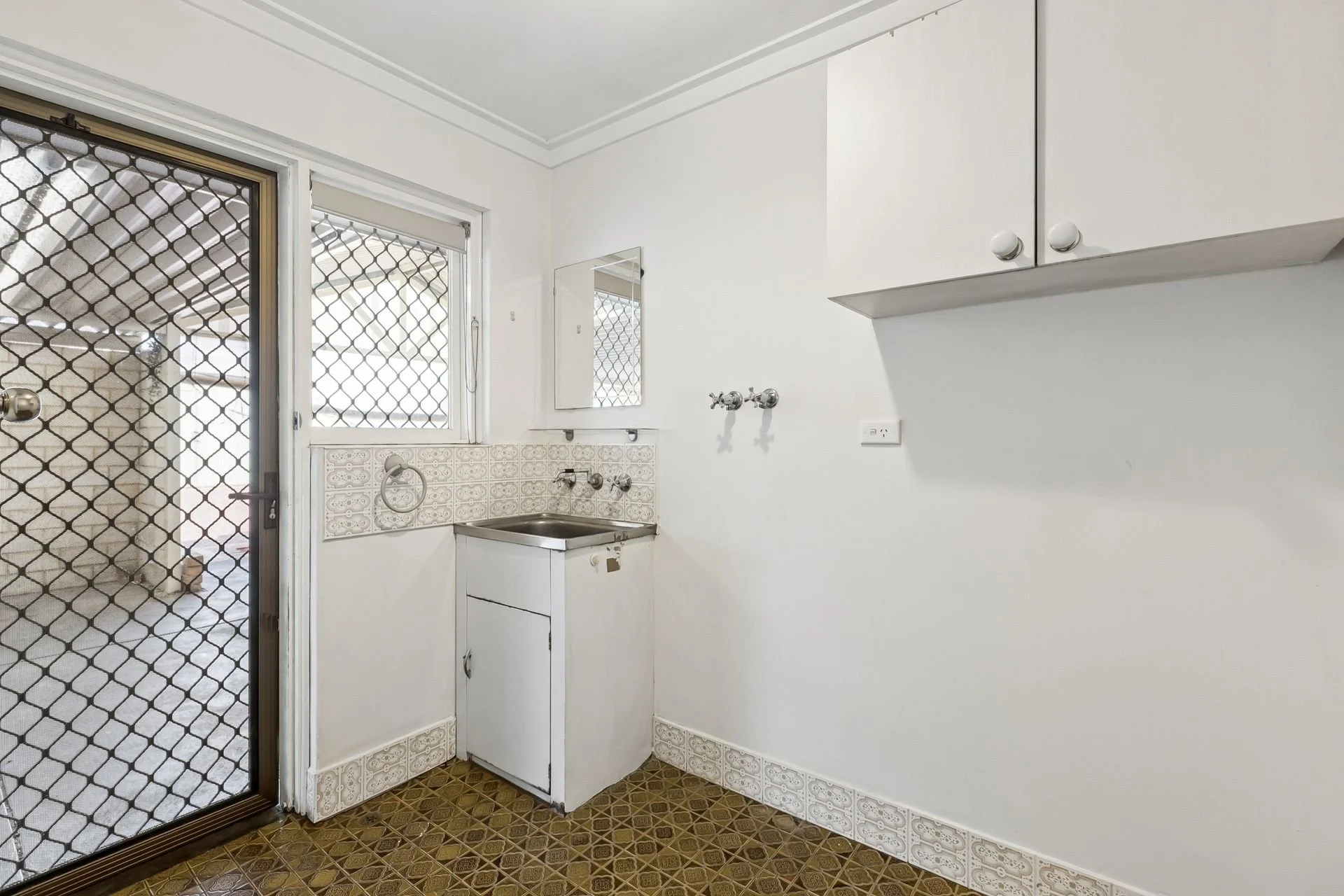 8_243 Odin Dr, Stirling 07.jpg