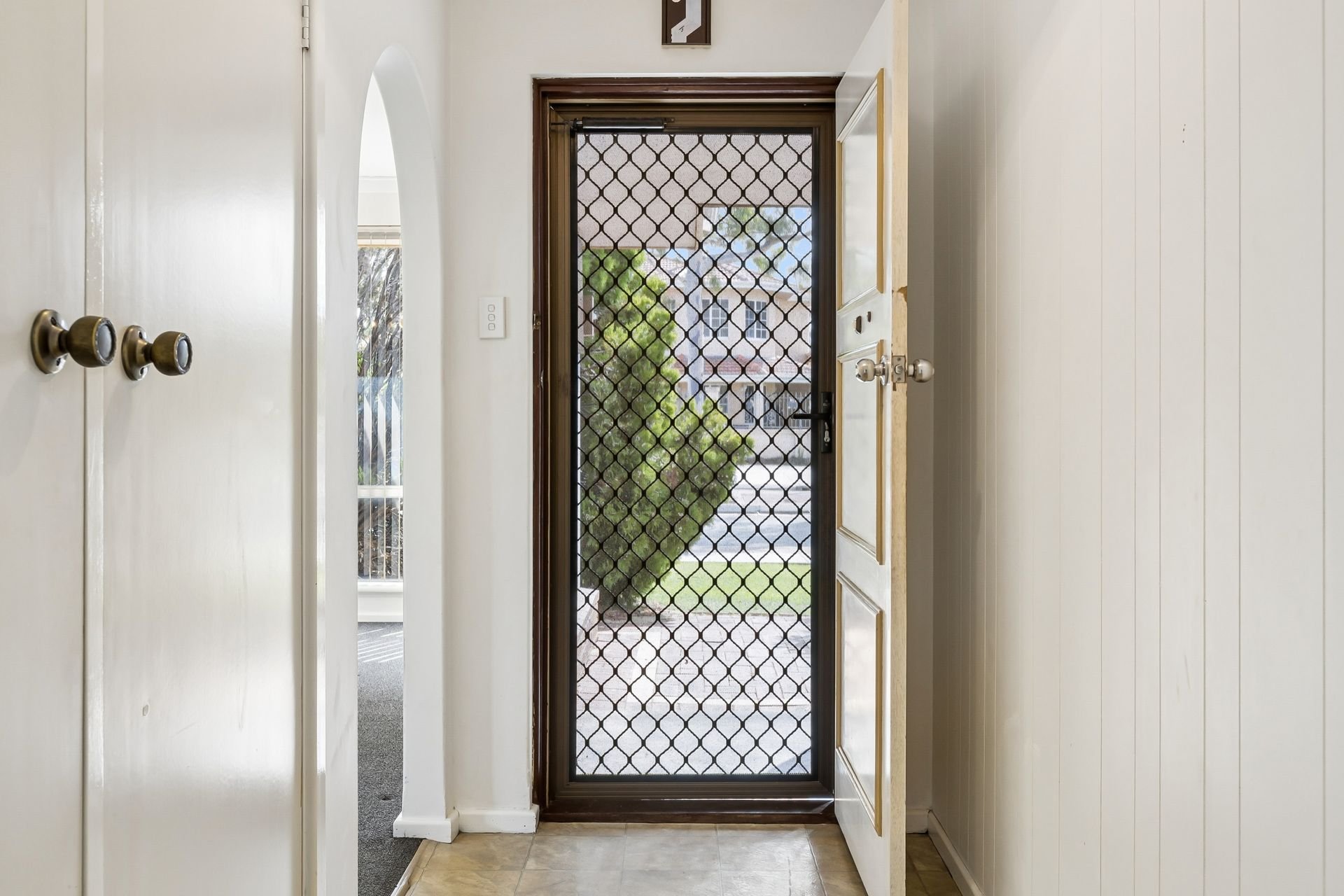 9_243 Odin Dr, Stirling 08.jpg