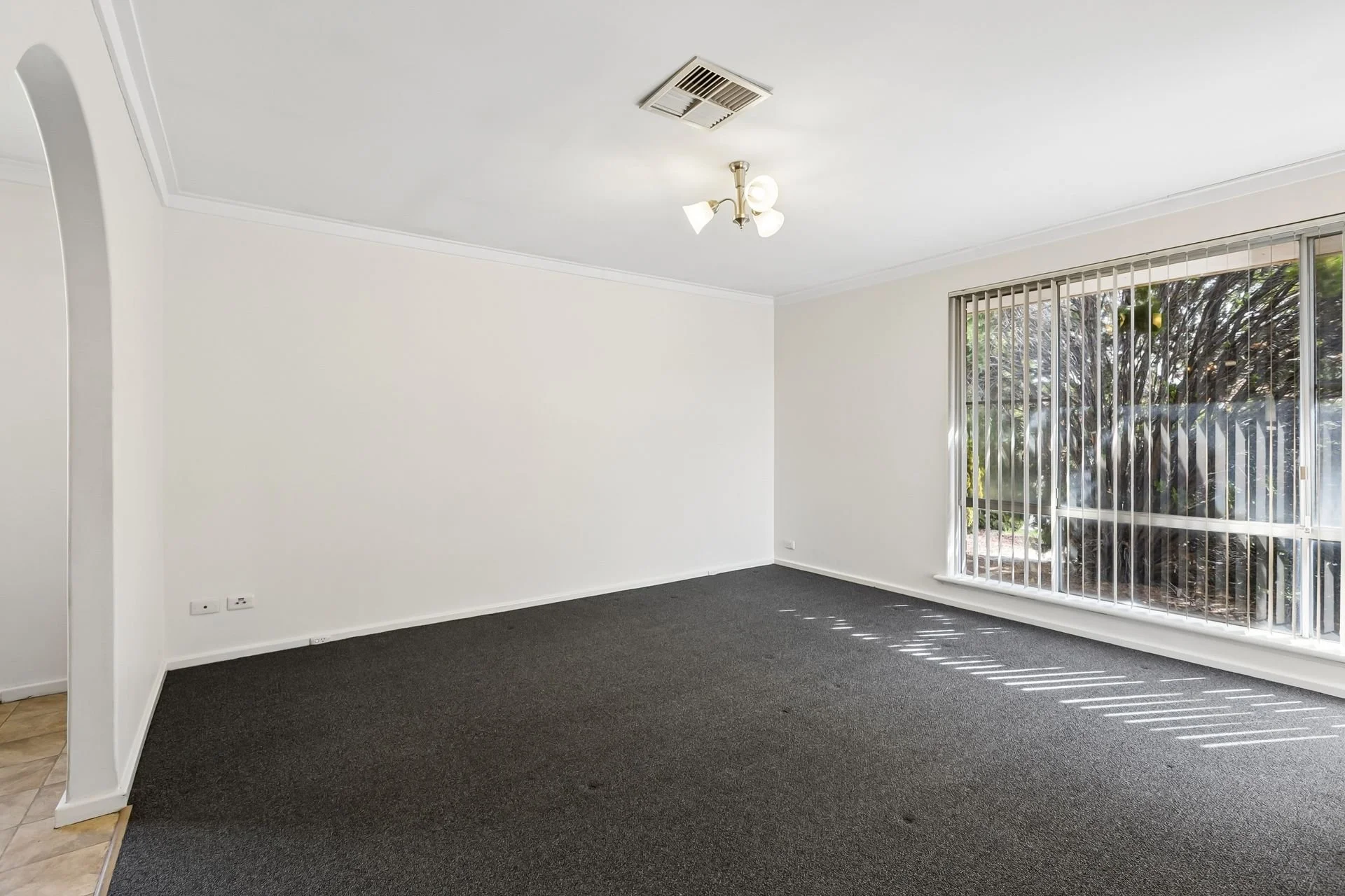 10_243 Odin Dr, Stirling 09.jpg