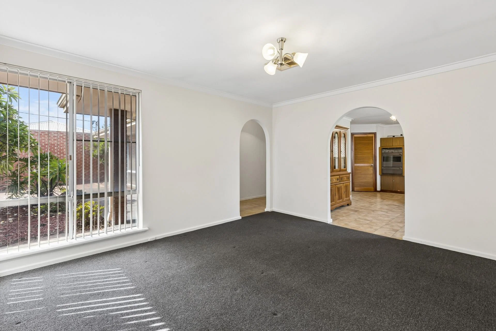 11_243 Odin Dr, Stirling 10.jpg