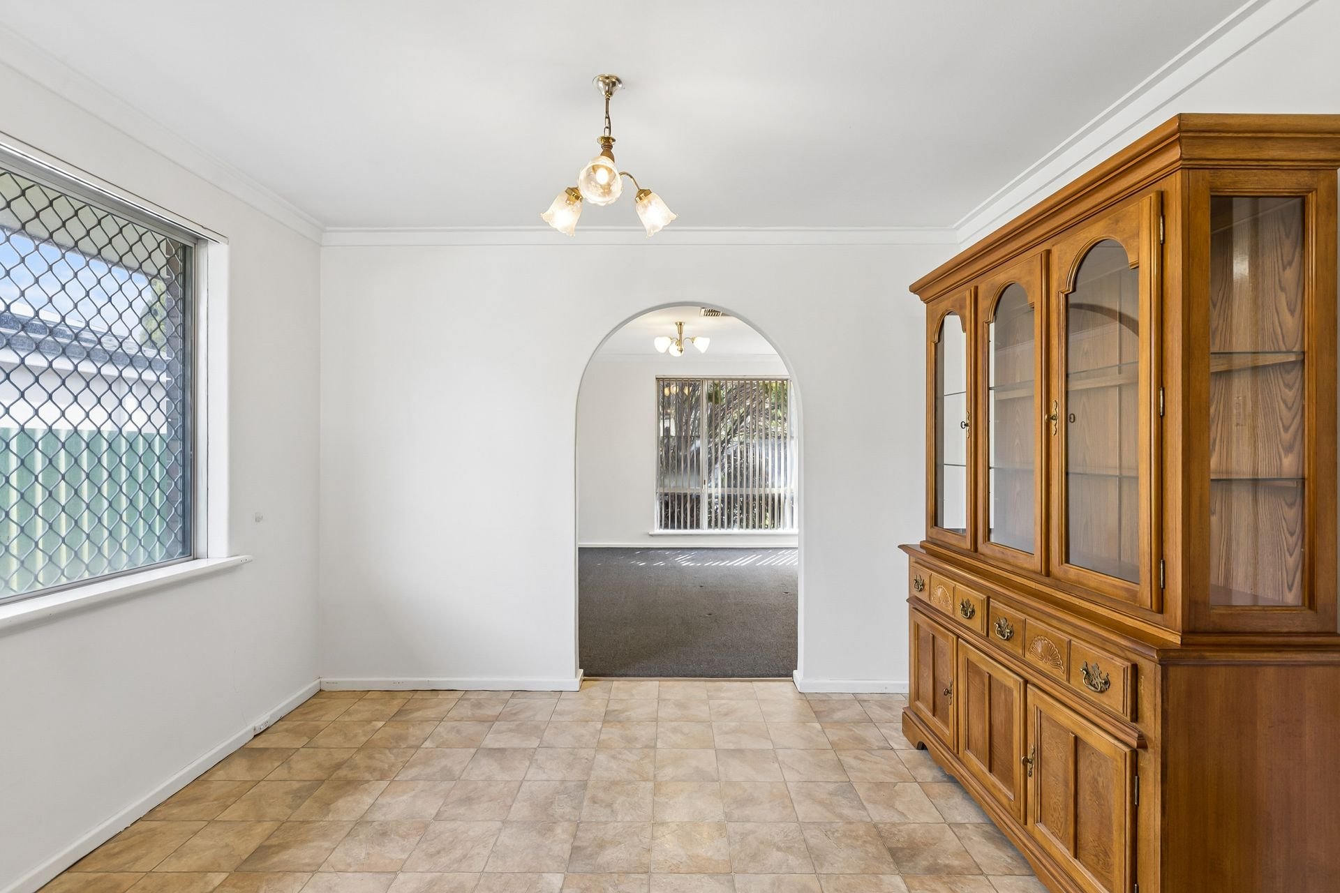 14_243 Odin Dr, Stirling 14.jpg