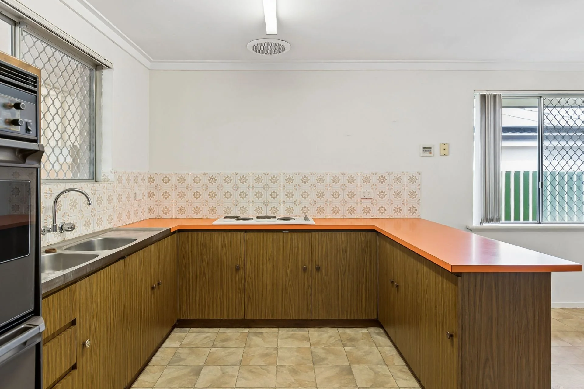 16_243 Odin Dr, Stirling 16.jpg