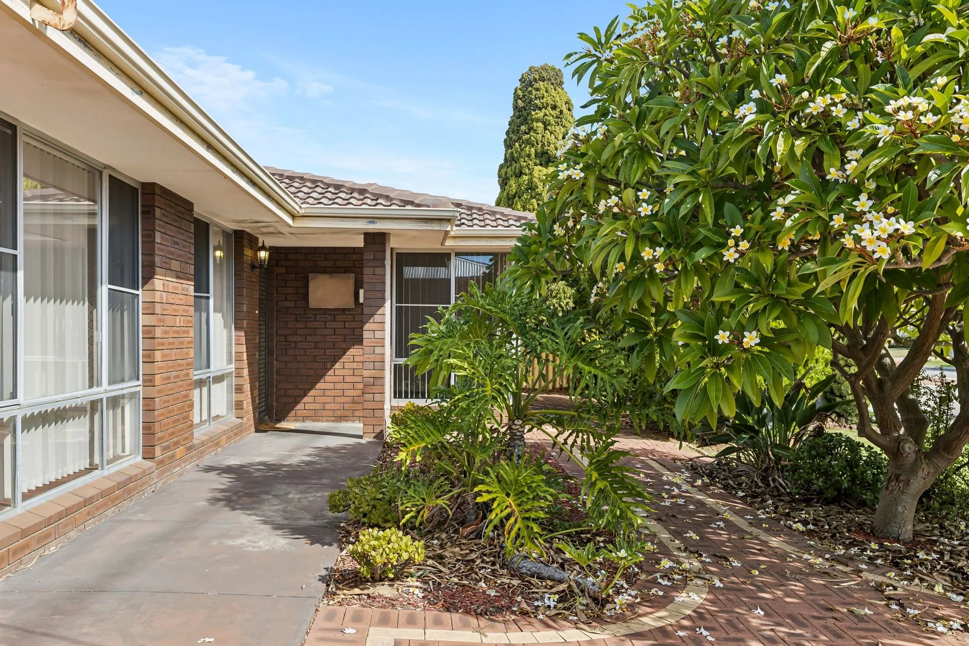 18_243 Odin Dr, Stirling 18.jpg