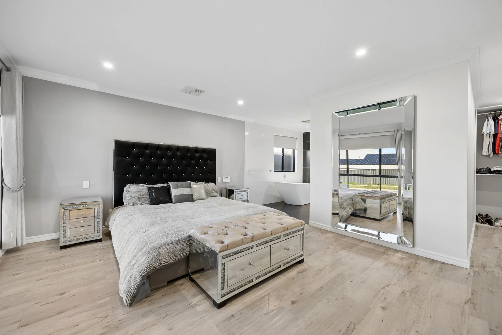 3_26 Santena St, Yangebup 02.jpg