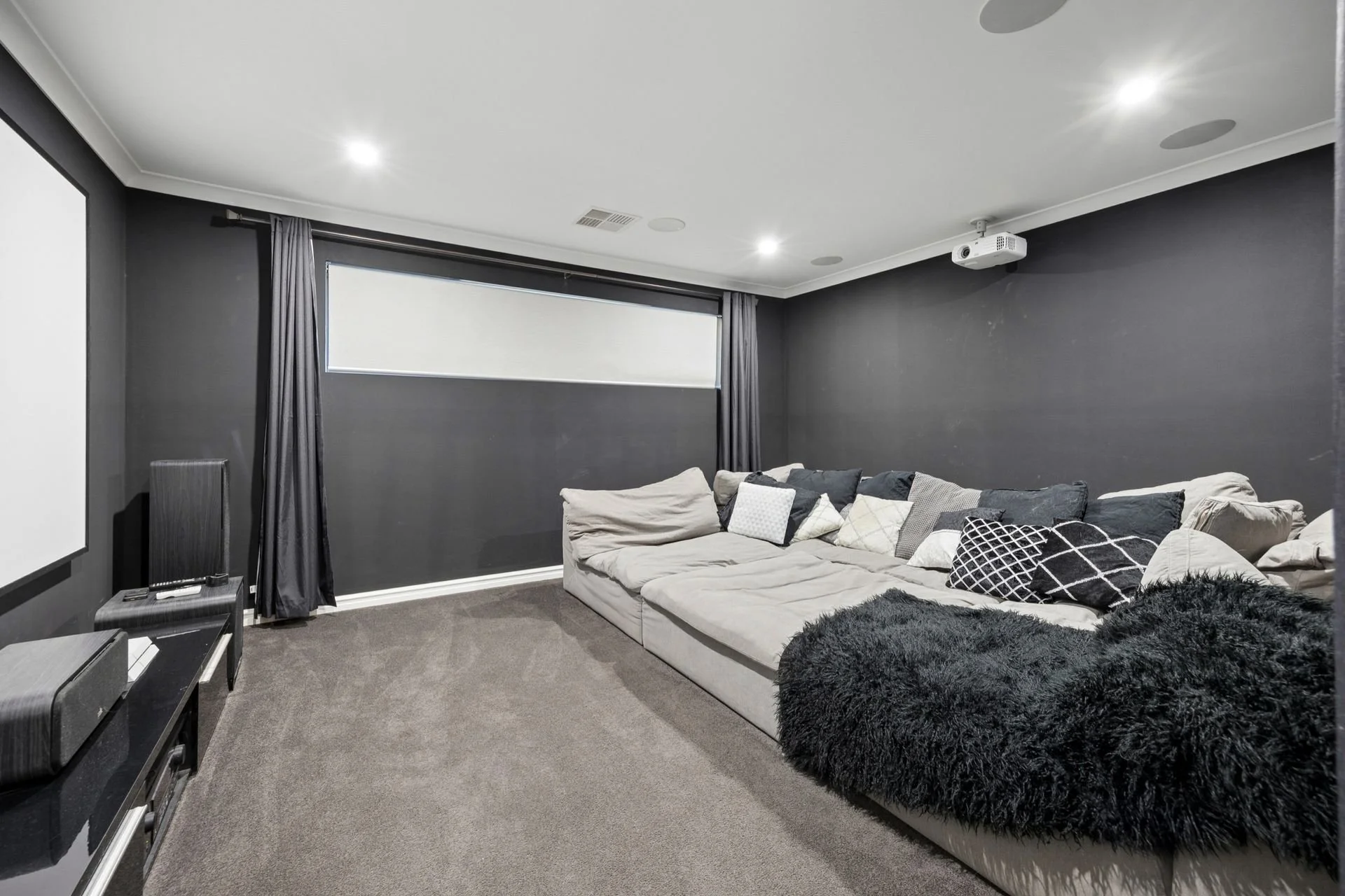 6_26 Santena St, Yangebup 05.jpg