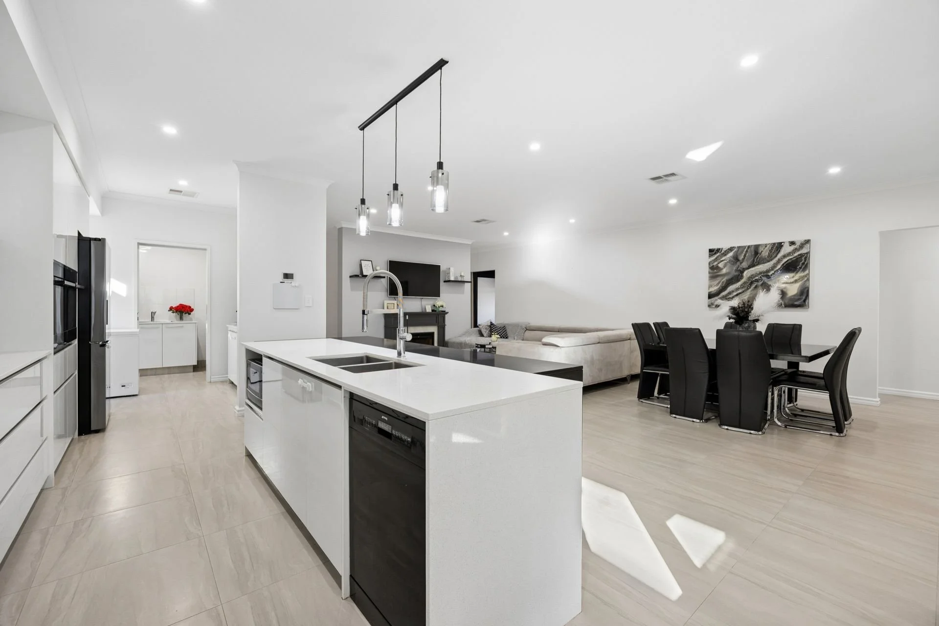26_26 Santena St, Yangebup 25.jpg