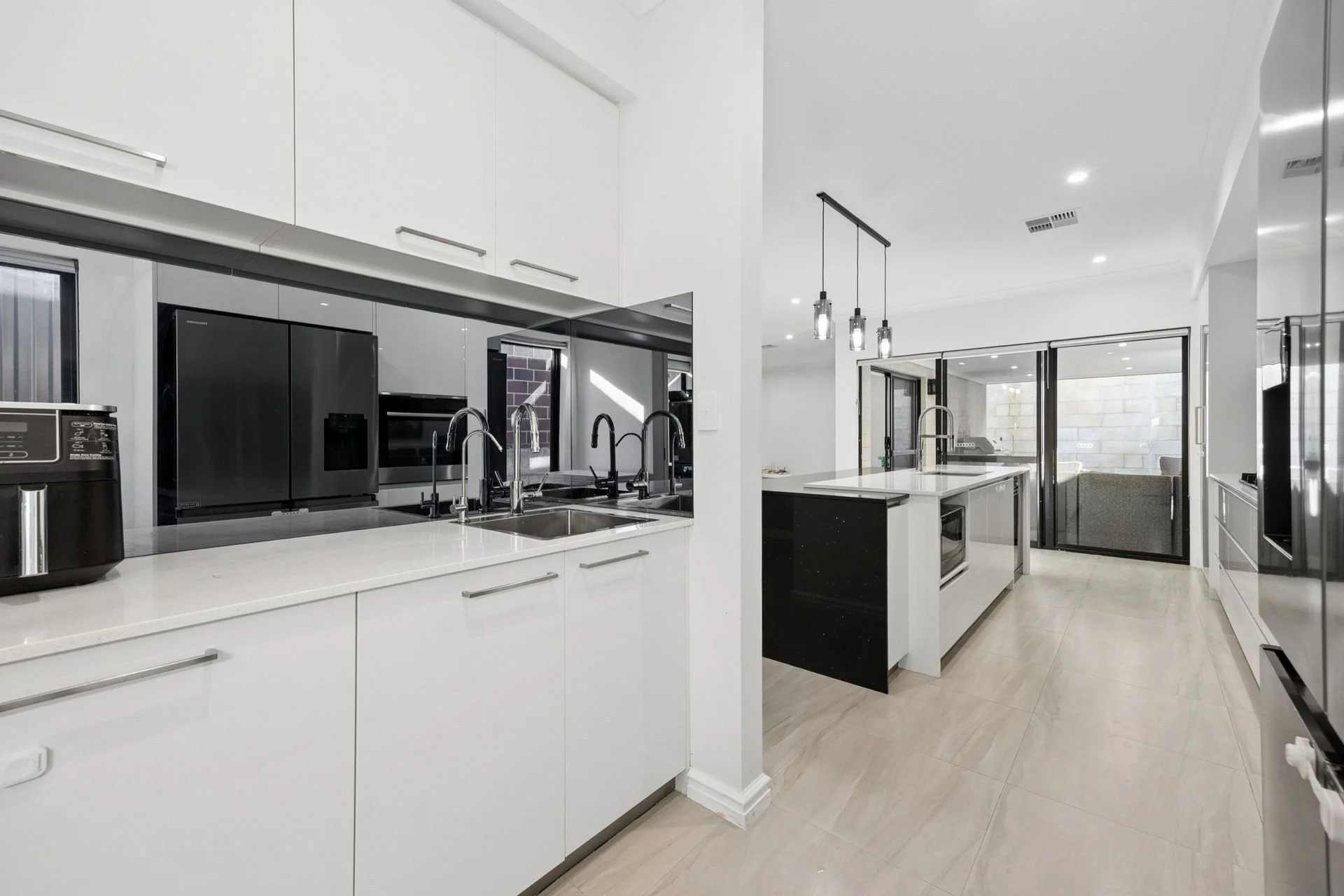 27_26 Santena St, Yangebup 26.jpg