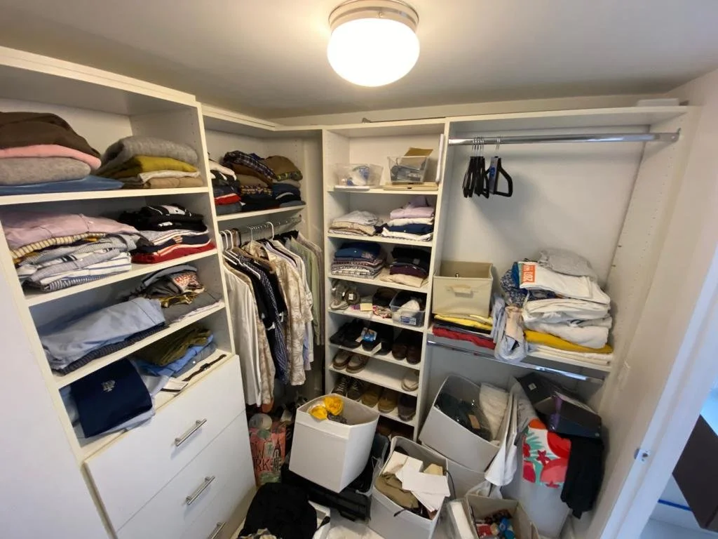 CLOSET JULIAN DESORGANIZADO 2.jpg