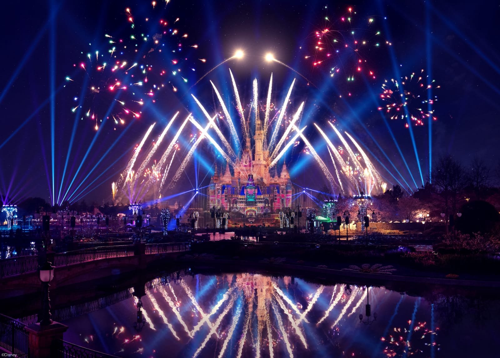 Shanghai-Disney-Resort-5th-Anniversary-Illuminate-1.jpg