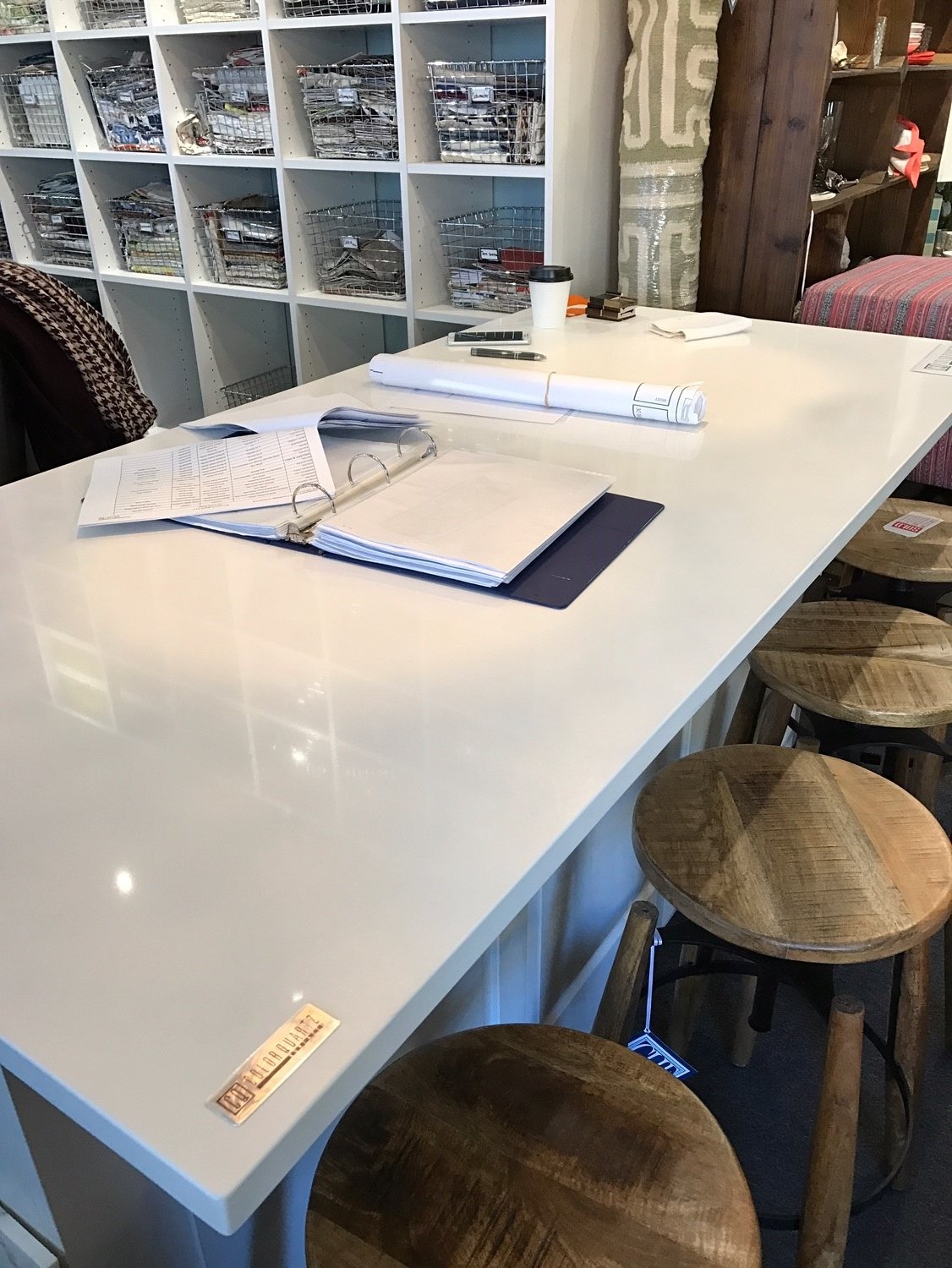 CQ858 Venatino — Colorquartz