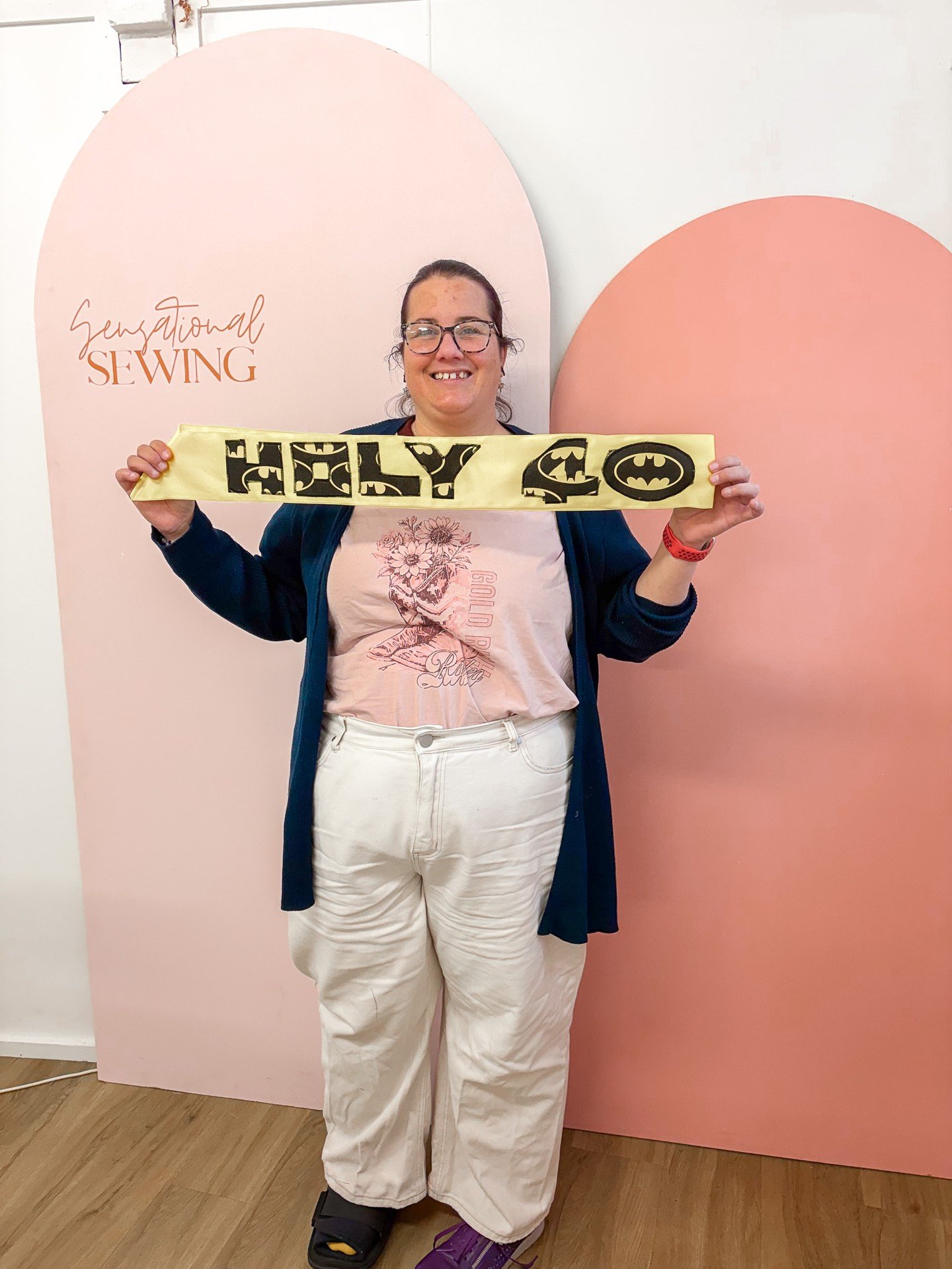 Check out this Holy 40 Batman sign our clever student Jen made for her brother-in-law&rsquo;s birthday party. 🦸🎉

#handmade #sewing #sewingproject