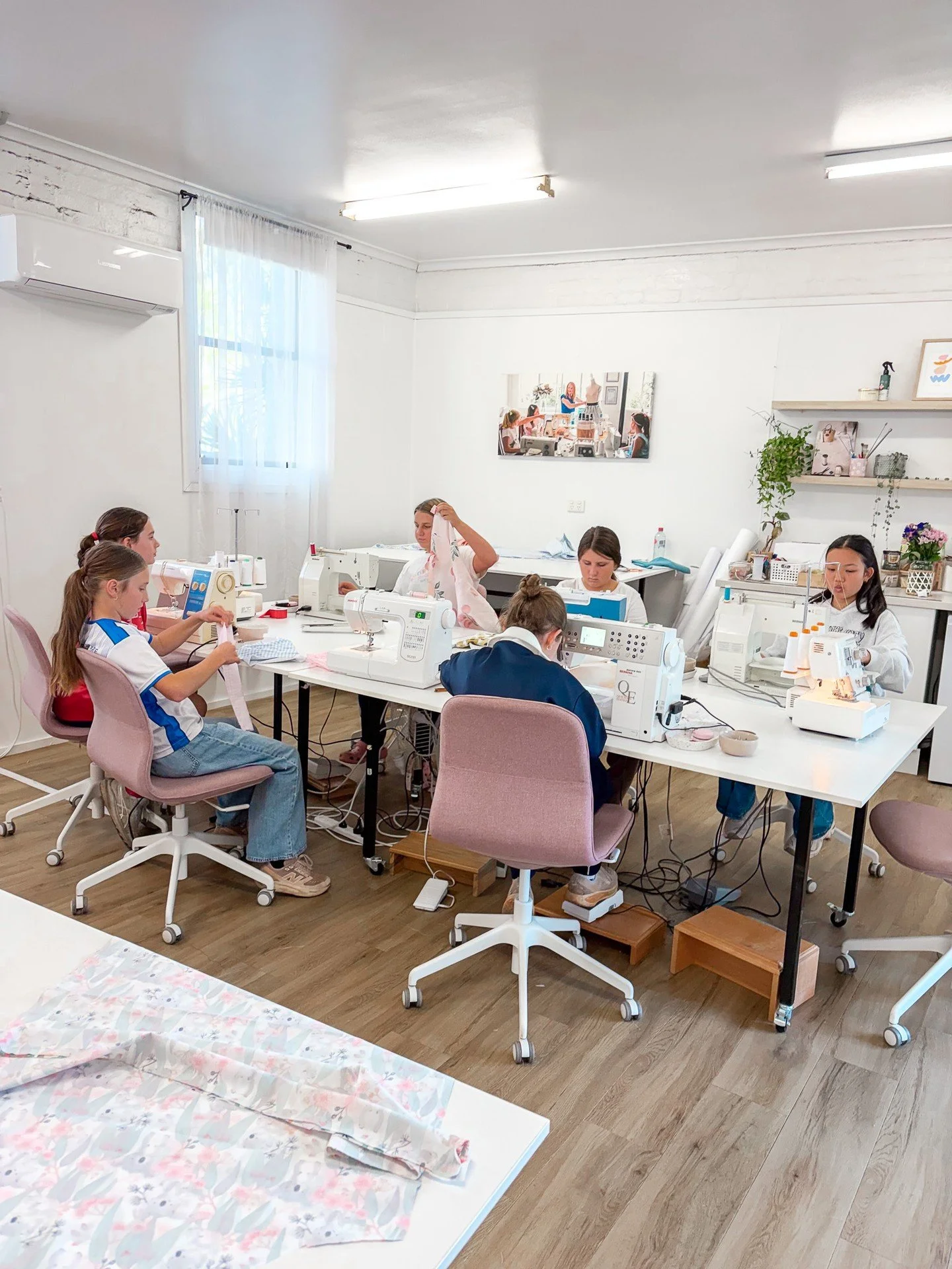 Throwback to the creative magic of the last Holiday Sewing Club! We can't wait to see what our crafters make this week! 🧵🎨

📣 PSA there are just a few last-minute spots left if you've been thinking about popping in for a creative session! 

 #scho