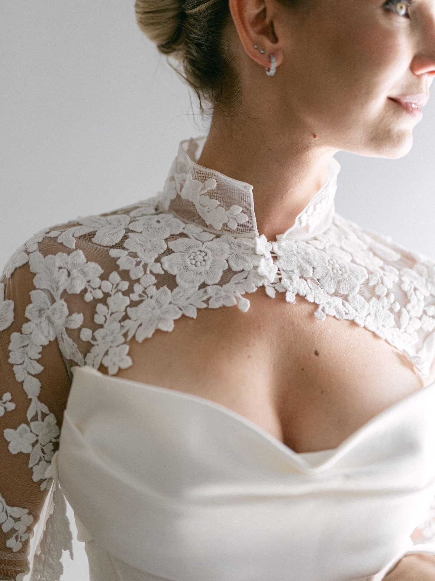 Its all in the details 🤍

A close up shot of the wedding cape I made for @jenn0brien for her wedding ceremony in September.

The neckline and sleeves were completely hand appliqu&eacute;d using this beautiful embroidered lace from @couture.lace , wh
