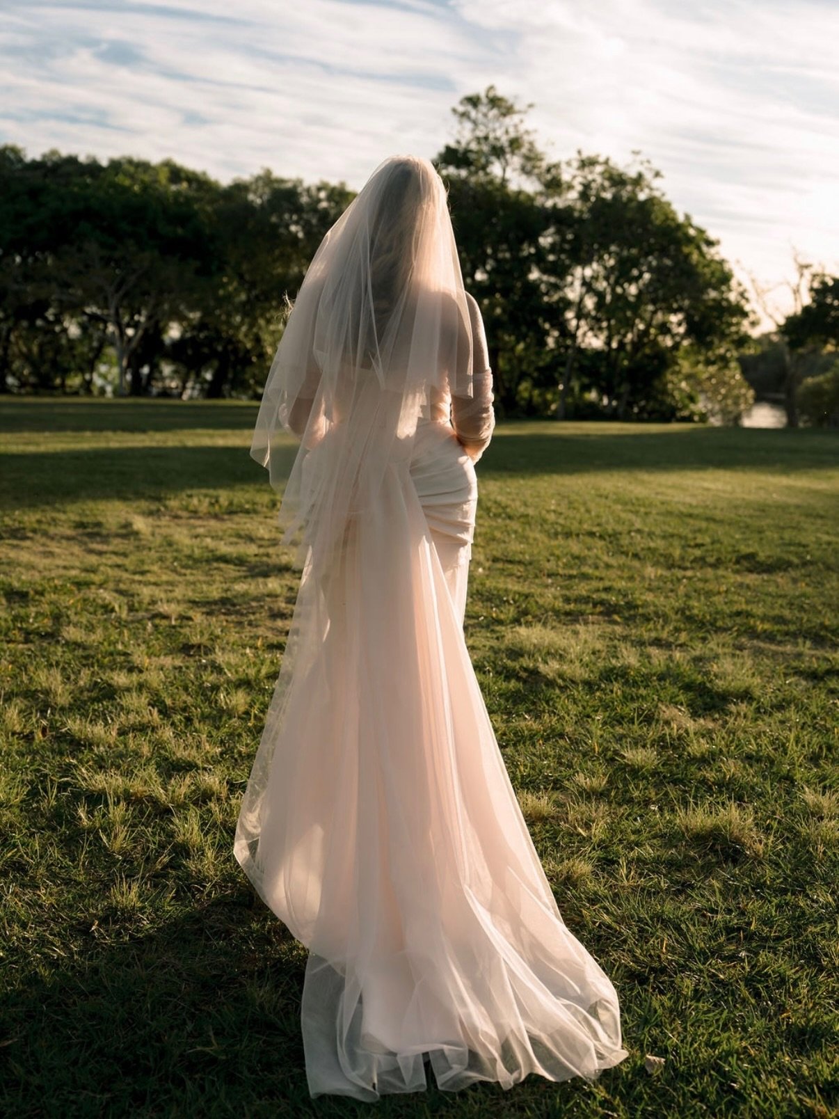 The Bride wore Blush

A 1950s silhouette. Silk organza. Ruched blush tulle from head to toe, dress, veil, and gloves.

This was a singular vision from the very first conversation, and I loved every moment of bringing it to life.

@jazzeywagner got ma