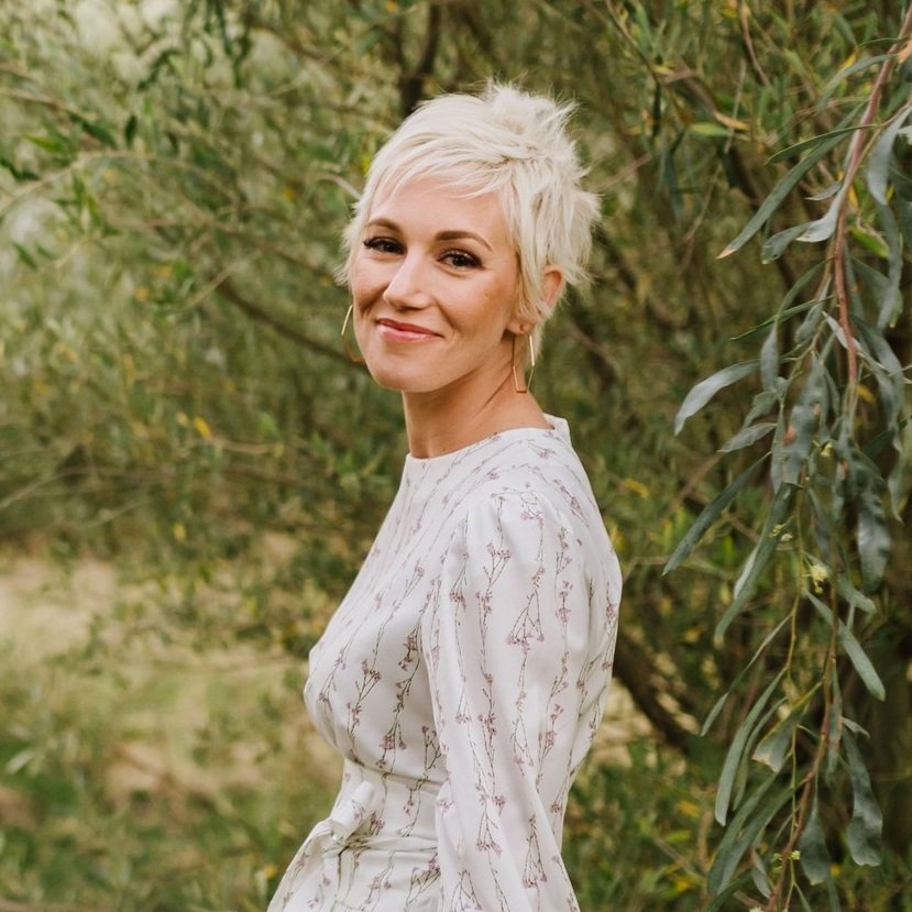 #29: Postpartum Healing, with Postpartum Coach Lizzie Langston