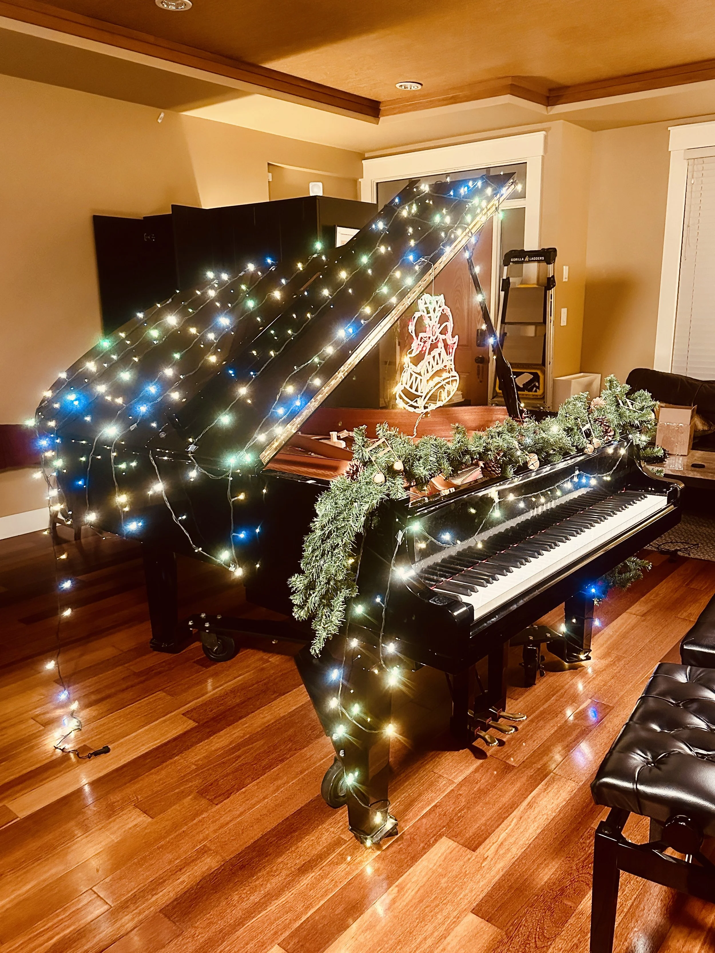 La ‘Jingle’ Campanella—And a Late-Night Piano Decorating Session