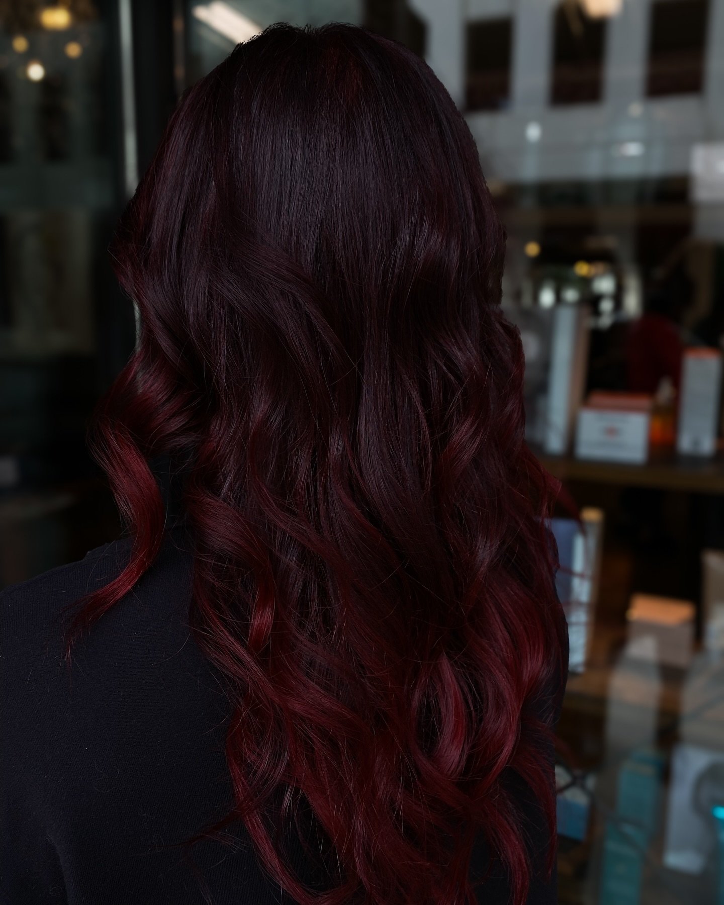Back from a lovely staycation and feeling so ready for fall with this ruby red color melt 🥀