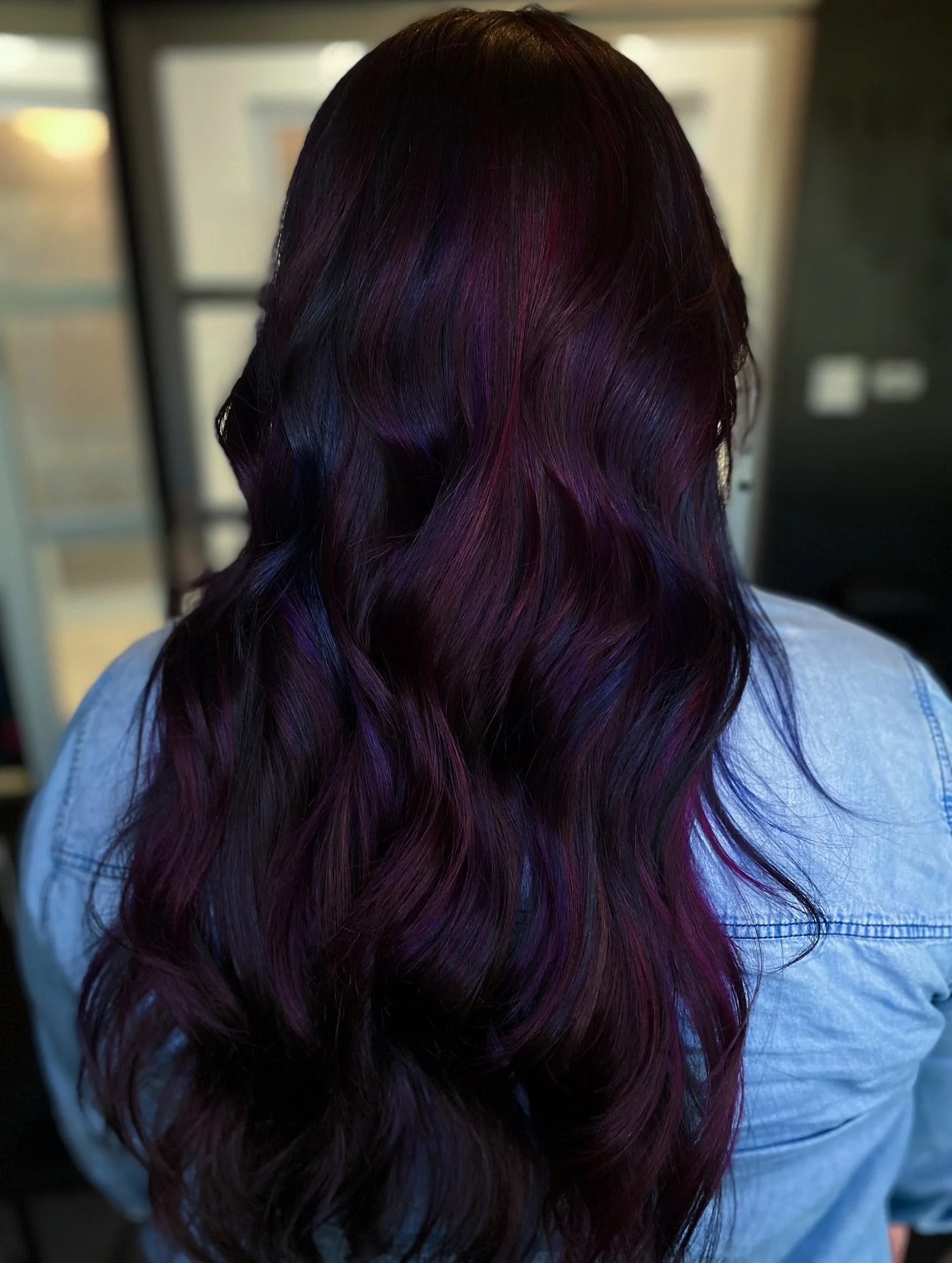 It&rsquo;s been a great first week in my new studio! Still getting used to some things like finding the best spots for photo lighting. 

My client here likes her vivids deep, blendy, and harmonious with her natural color. We did an oil slick look las