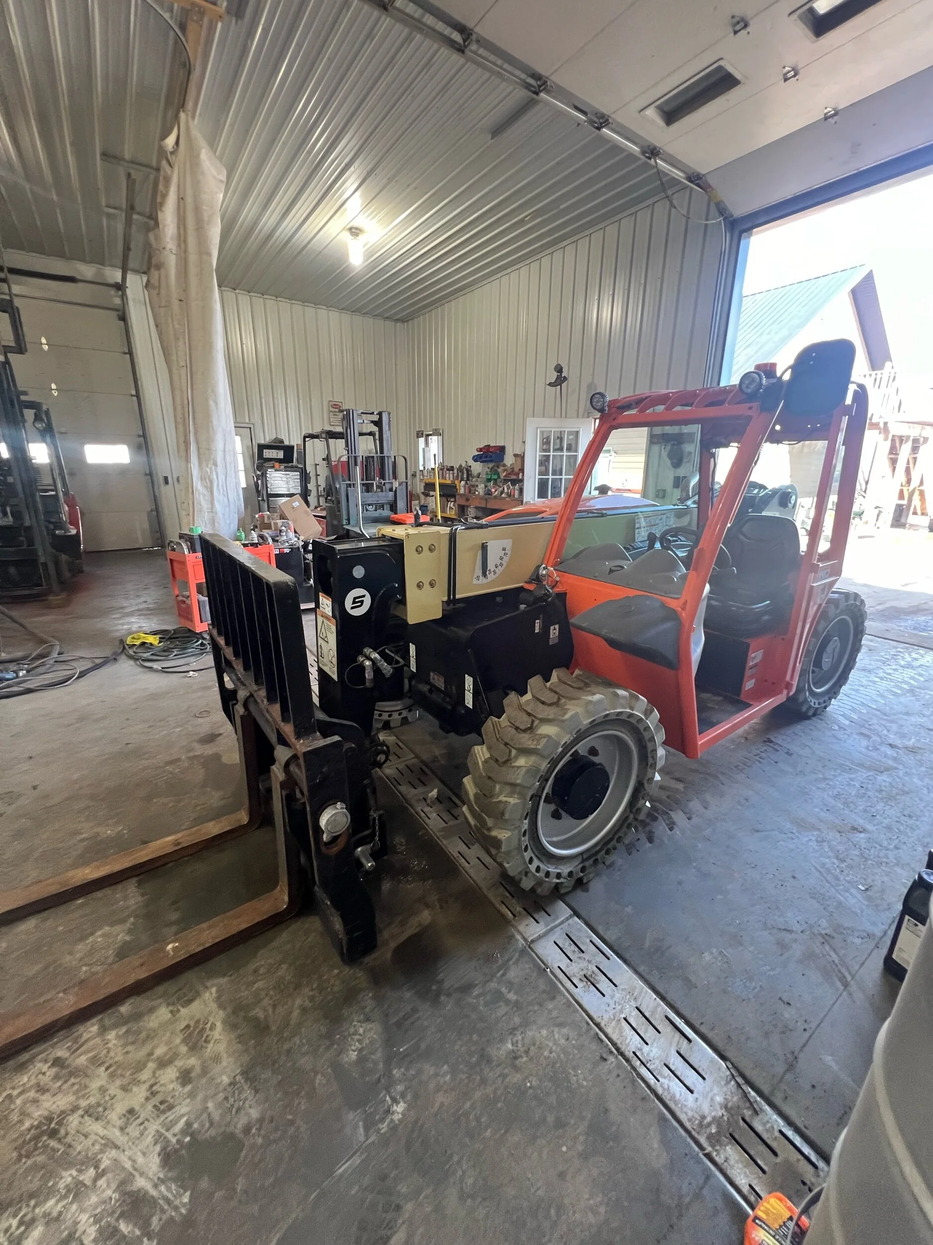 Dakota Sales Forklift Dealer in Watertown, SD