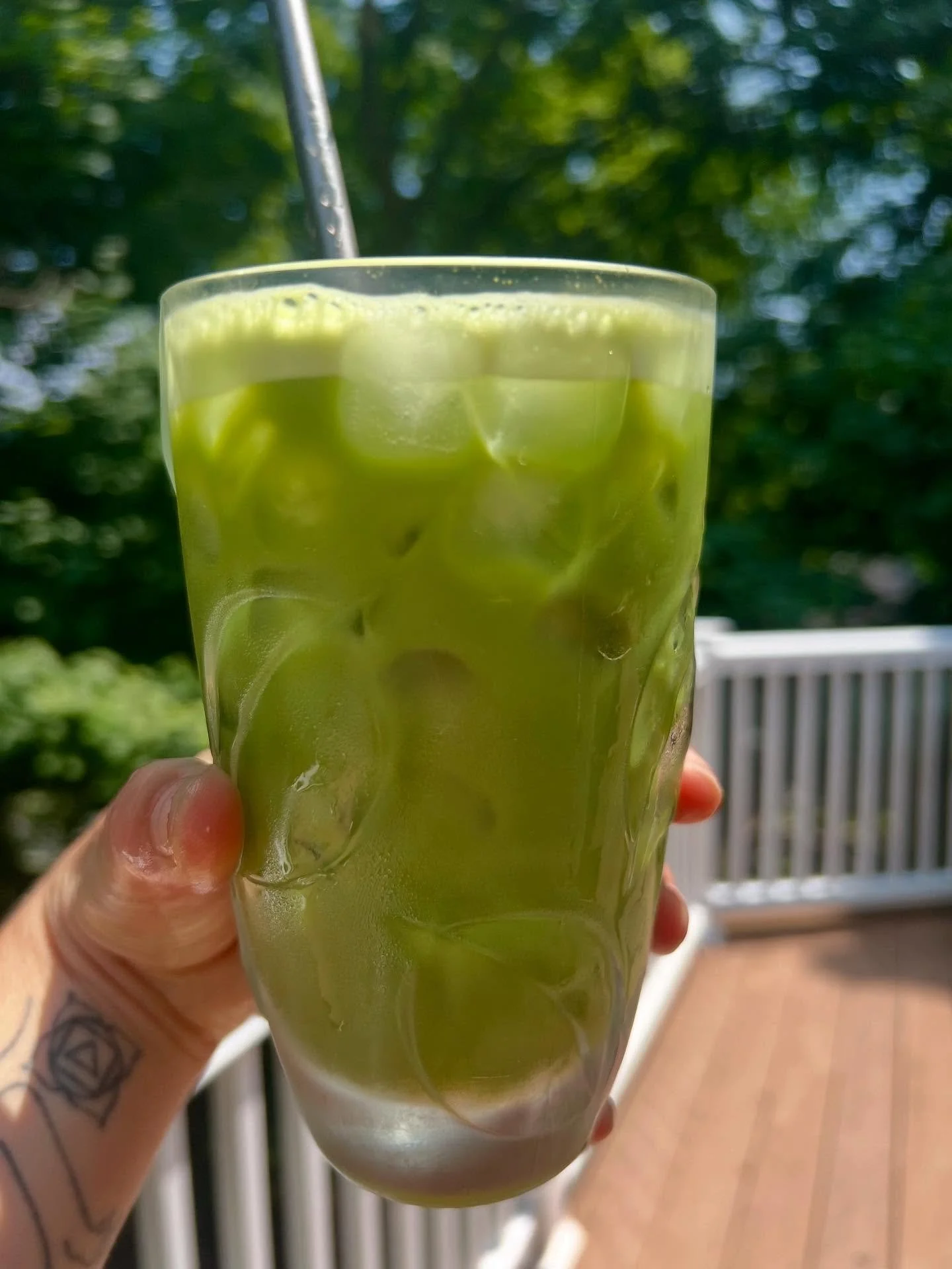 I&rsquo;ve been obsessed with an afternoon iced matcha tea lately with 1/2 tsp fermented turmeric added (both matcha + fermented turmeric from @matchakari) #notsponsored 

It&rsquo;s been a small act of self care in my day to nourish my body with not