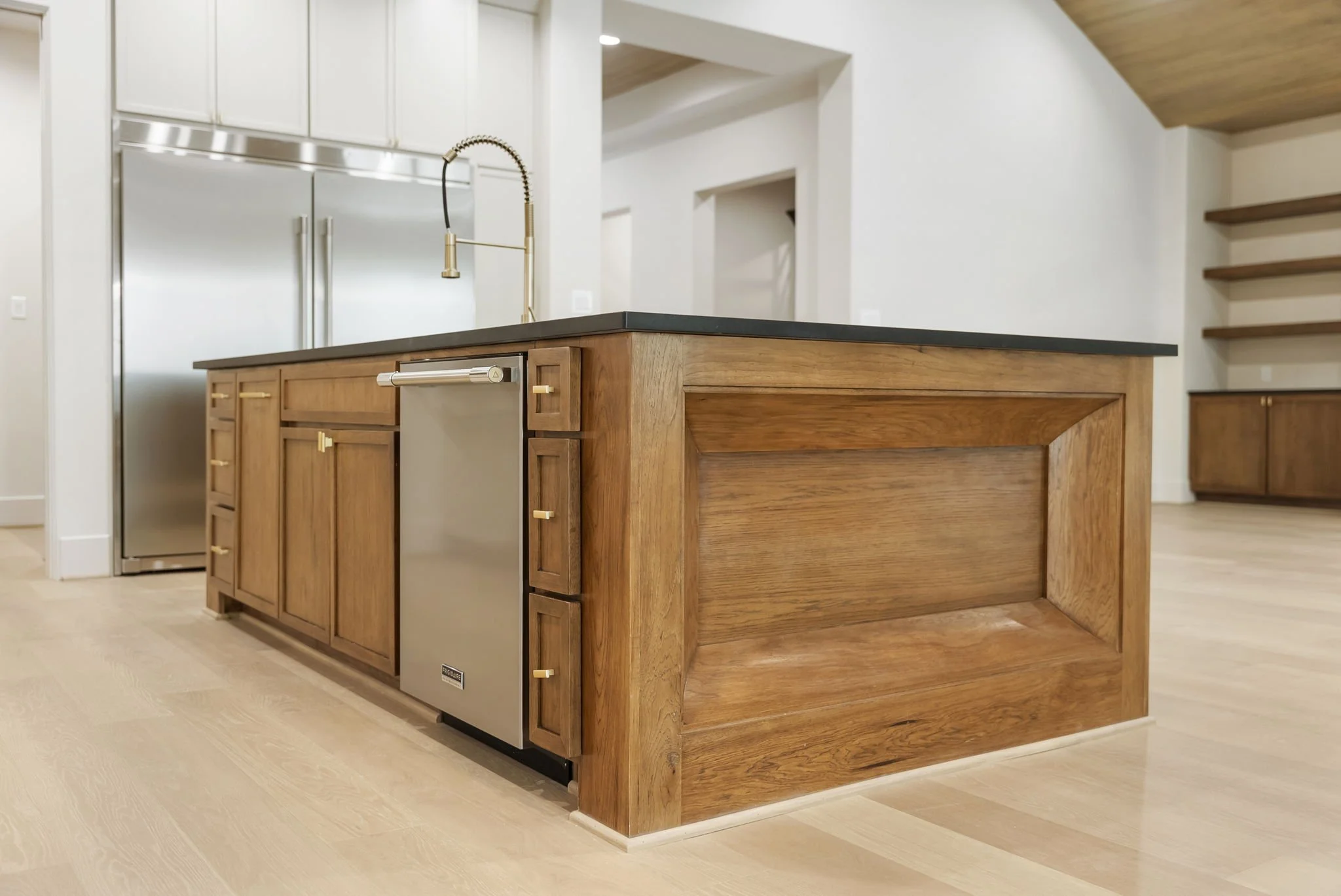 Dishwasher & Island Details