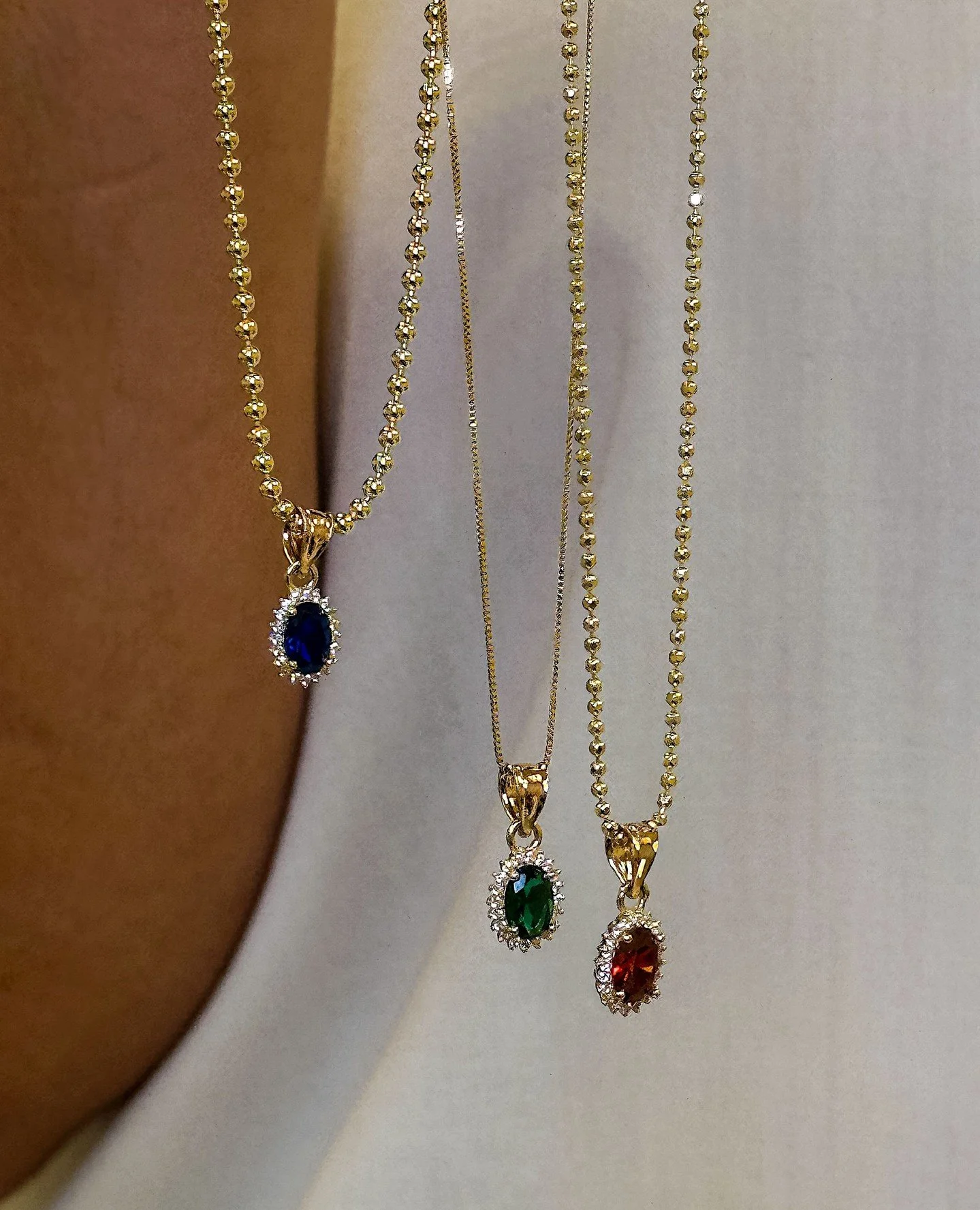 Bold in the most understated way. ⁠
⁠
Pick your color &mdash; link in bio 🤍✨⁠
.⁠
.⁠
#DeNocheJewels #JewelryDesigner #EverydayJewelry #MinimalJewelry #JewelryLover #MixedMetals #LatinaOwned #SmallBusiness #JewelryCollection #LayeredJewelry #JewelryTr