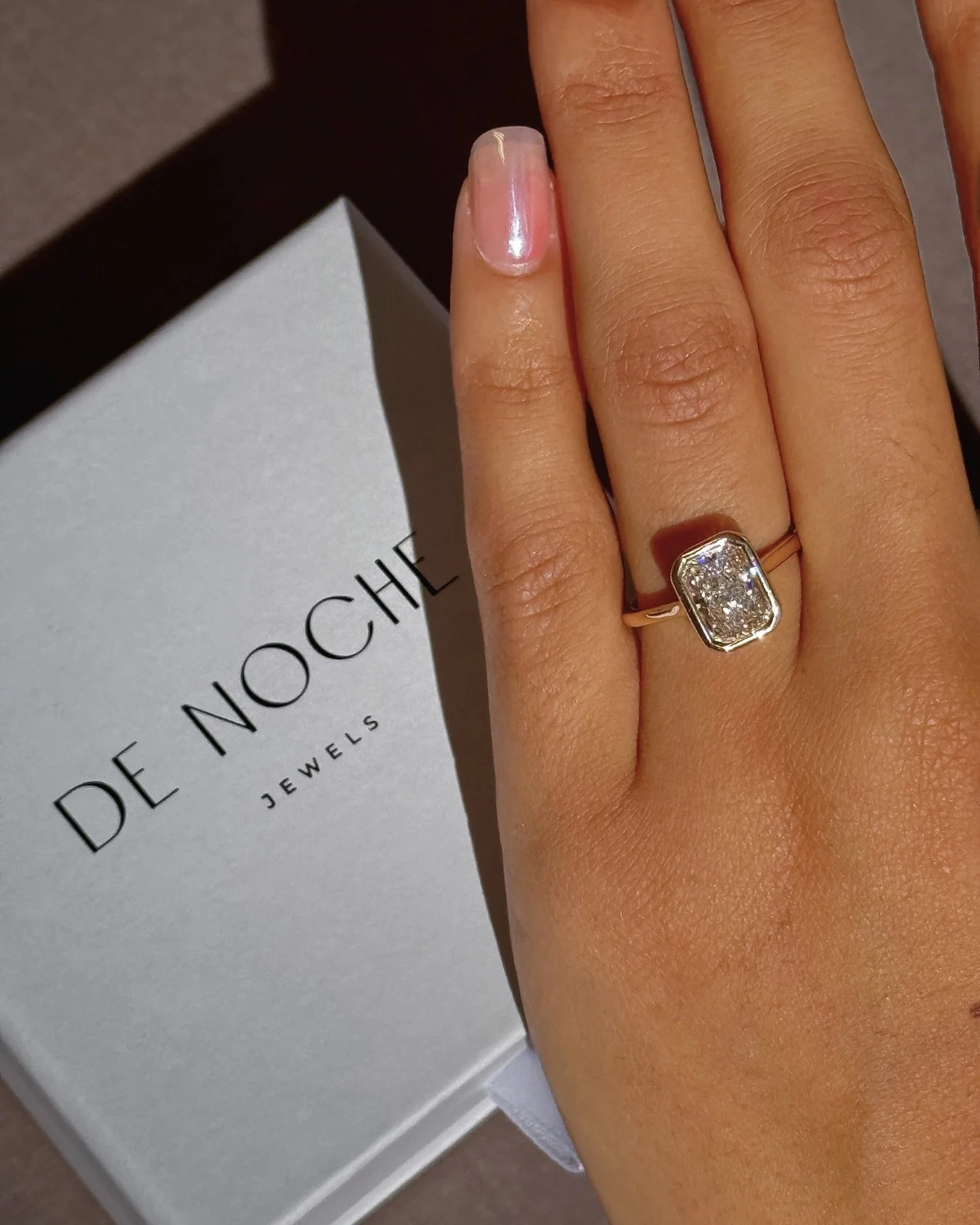 Designed for the moment you&rsquo;ll never forget. 💍⁠
.⁠
.⁠
#DeNocheJewels #EngagementRings #ProposalSeason #WeddingRings #DiamondRing #JewelryDesigner #EverydayJewelry #MinimalJewelry #JewelryLover #MixedMetals #LatinaOwned #SmallBusiness #JewelryC