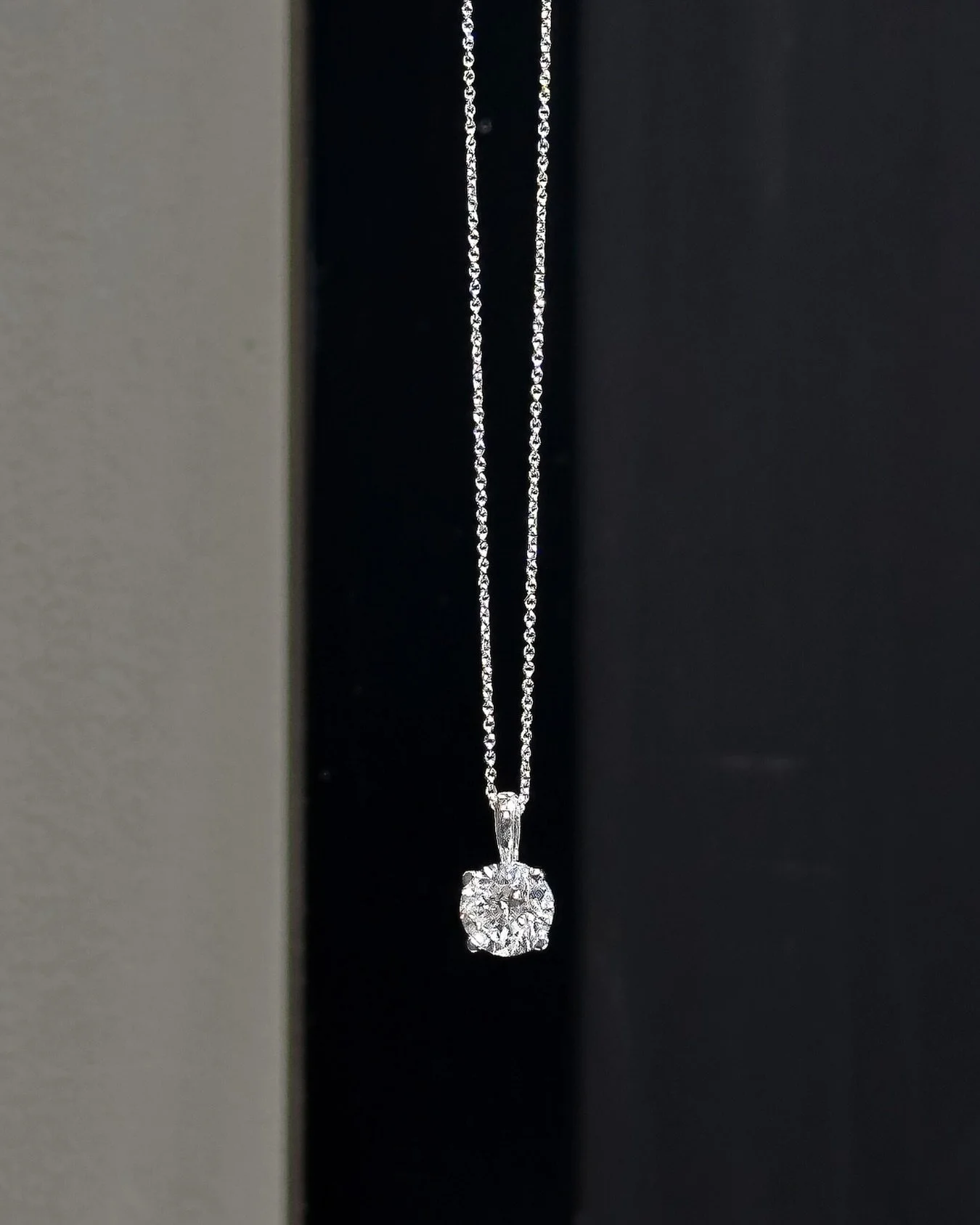 Refined. Responsible. Ready to wear every day.⁠
⁠
Shop the Lab Grown Diamond Pendant &mdash; link in bio.⁠
.⁠
.⁠
#DeNocheJewels #EngagementRings #ProposalSeason #WeddingRings #DiamondRing #JewelryDesigner #EverydayJewelry #MinimalJewelry #JewelryLove