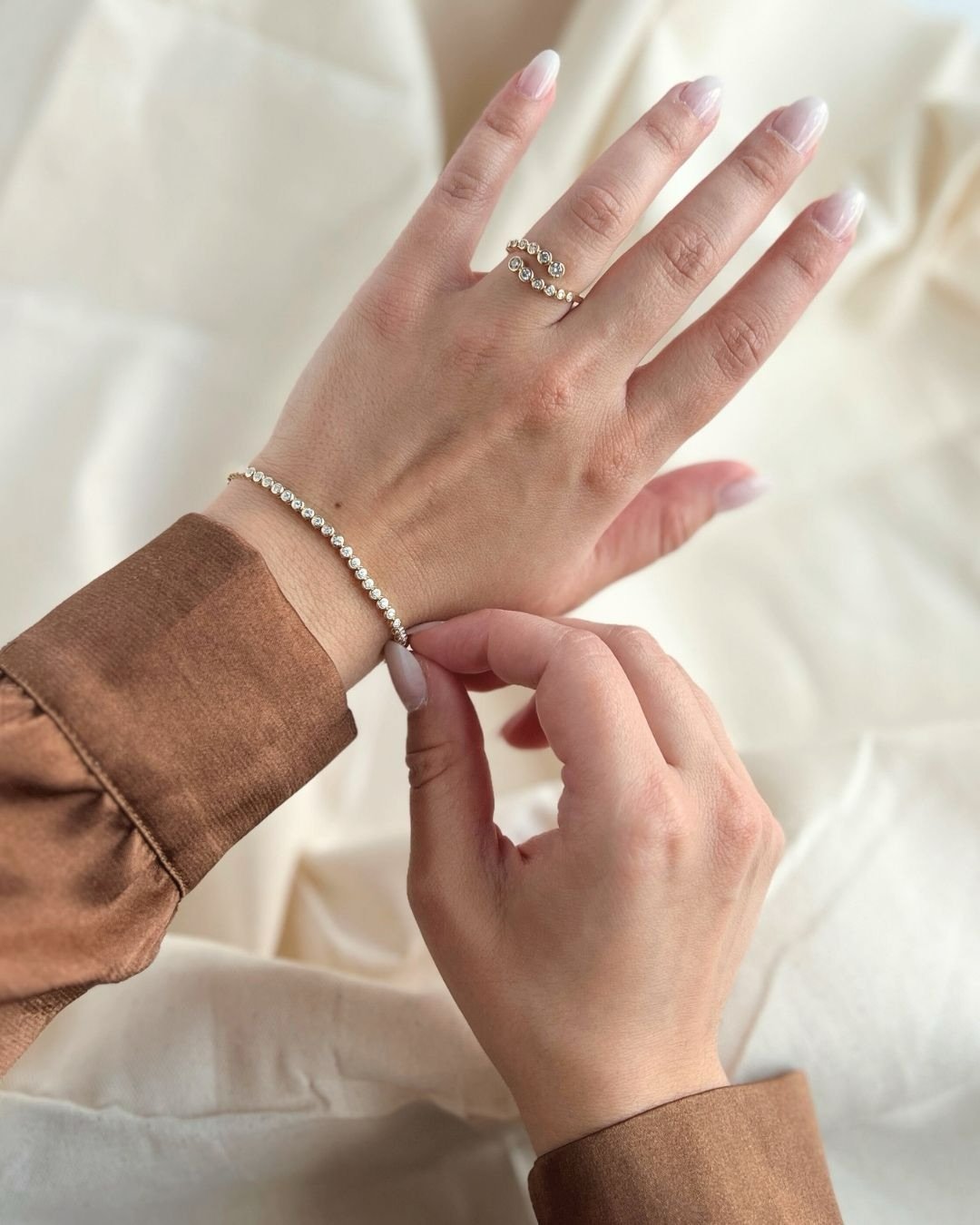 A perfect match designed to shine together ✨
When your ring and bracelet speak the same language, the look feels effortless and complete

link in bio to shop your match 💎
.
.
.
#matchingjewelry #jewelrysets #diamondgold